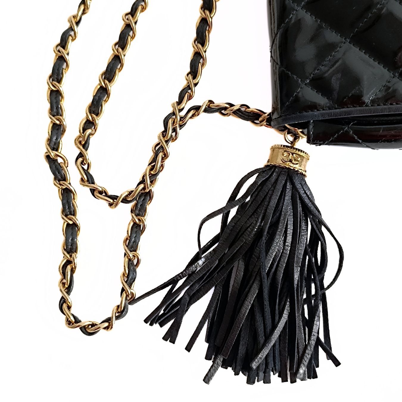 CHANEL vintage Mini Matelasse shoulder bag in black patent leather