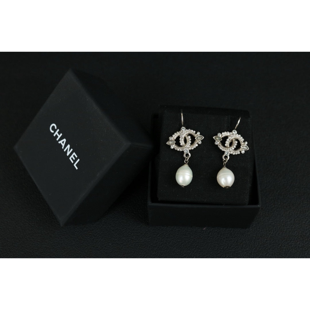 Excellent（Rank SA）｜ CHANEL Coco Mark Rhinestone Pearl Earrings Silver｜X25040603
