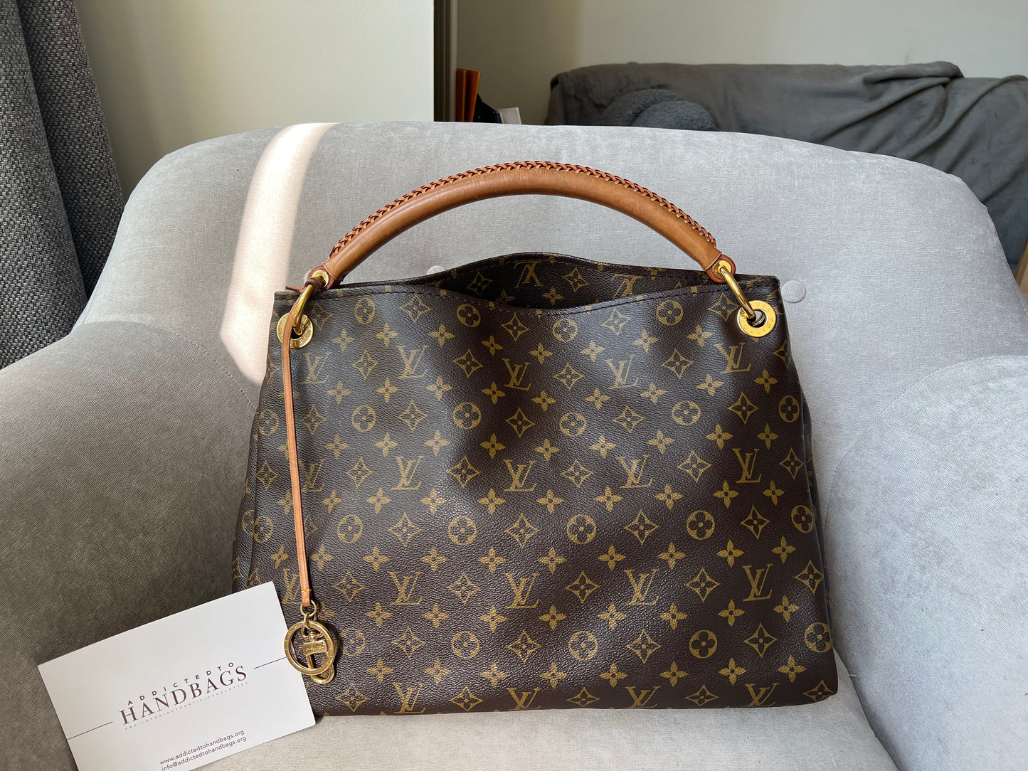 Louis Vuitton Artsy MM Monogram