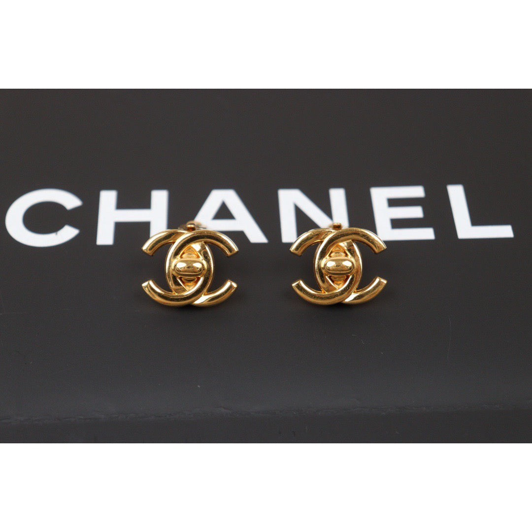 Rank A ｜CHANEL Vintage 18K Gold Plating Earrings  Made In 1997 Year ｜24060617