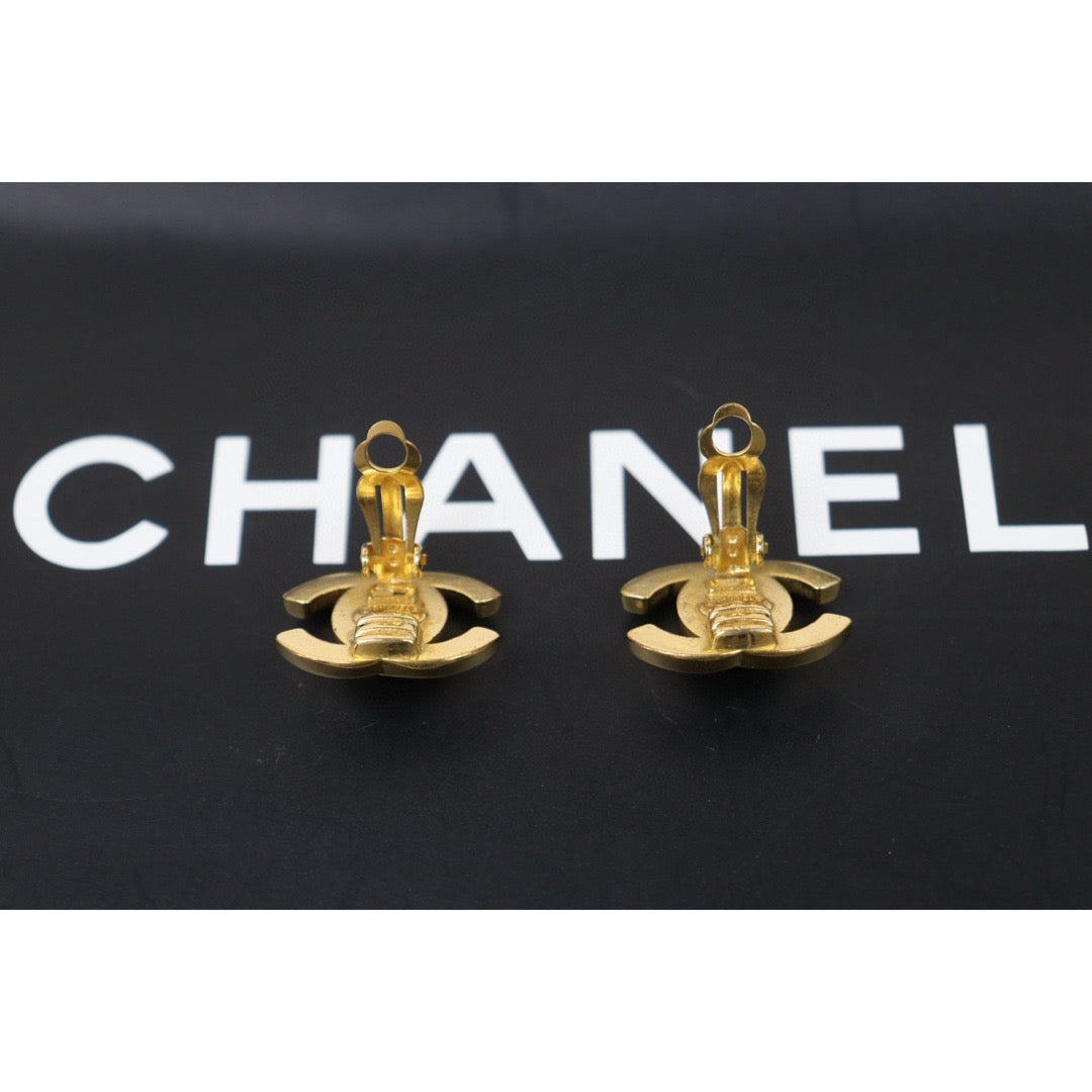 Very Good ( Rank A)｜CHANEL Vintage 18K Gold Plating Earrings  Made In 1996 Year ｜25032708
