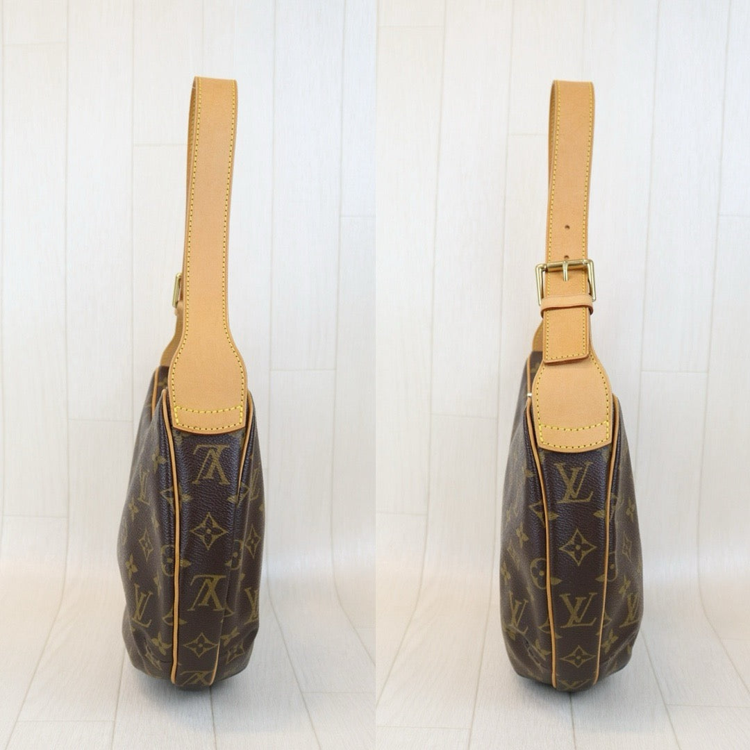 Very Good ( Rank A)｜LV Monogram Pochette Croissant MM Shoulder Bag｜H24092804