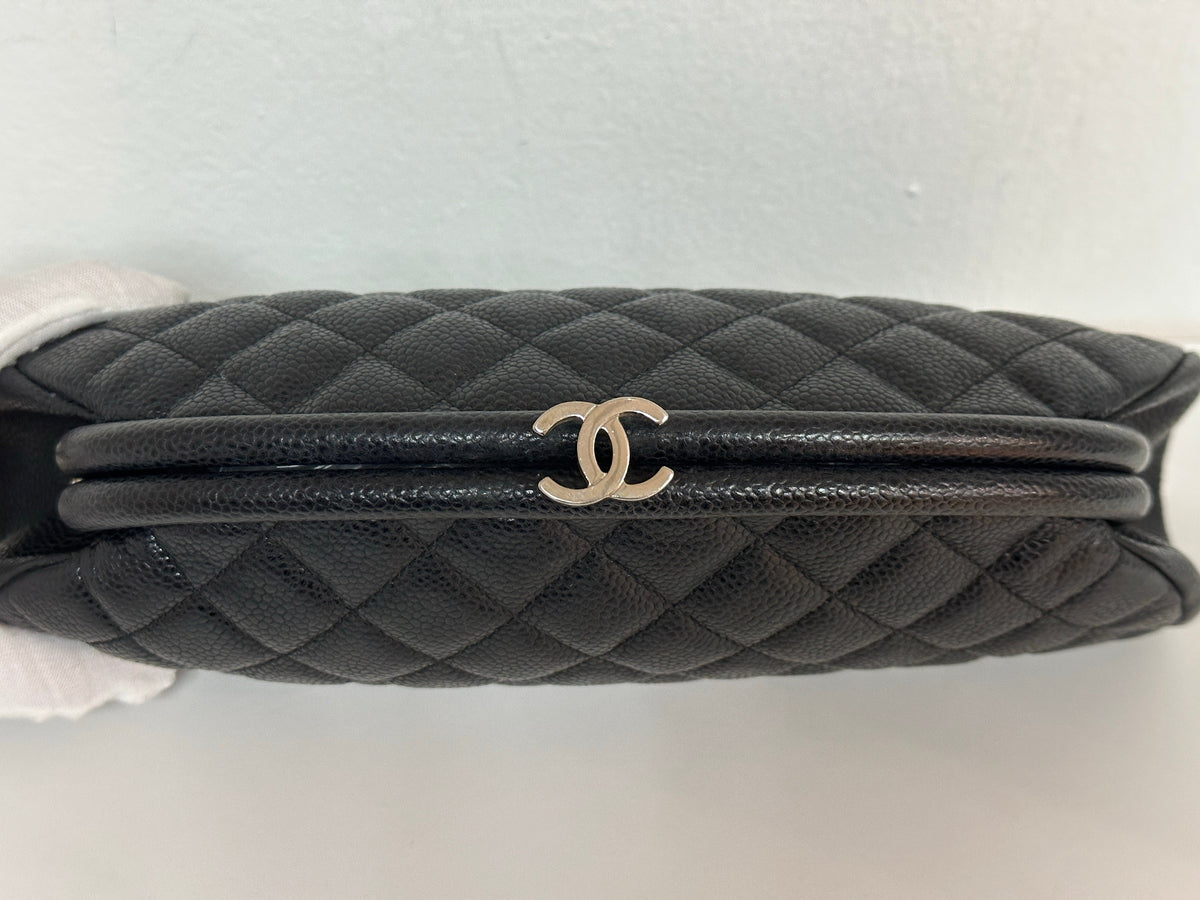 Chanel Quilted Timeless Kisslock Clutch Black Caviar holo 1595