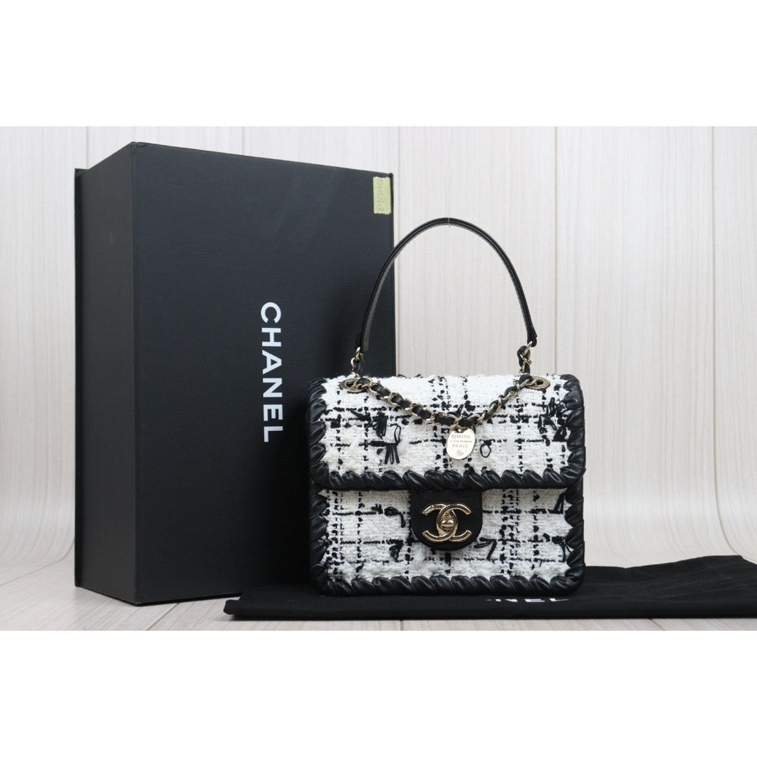 Very Good ( Rank A)｜ CHANEL Matrasse 19 Black White Splicing Color Shoulder Bag IC Chips Model｜P25051608