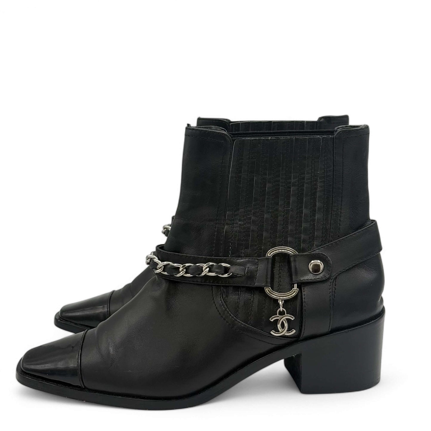 Chanel - Bottines en cuir T.38