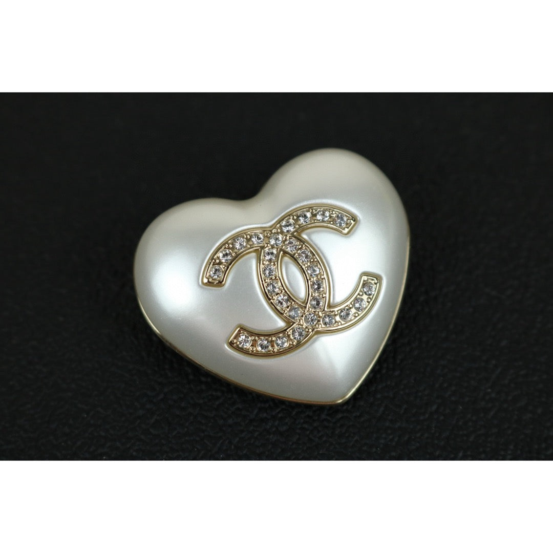 Excellent（Rank SA）｜ CHANEL Coco Mark Love  Rhinestone Plated Brooch White｜F25022001