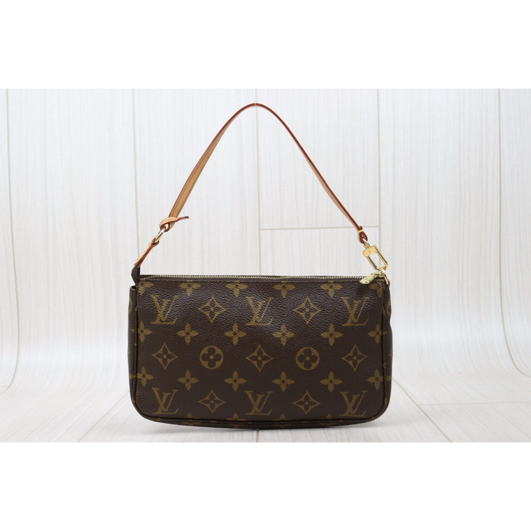 Very Good ( Rank A) ｜ LV Monogram Pochette Accessoires ｜25022608