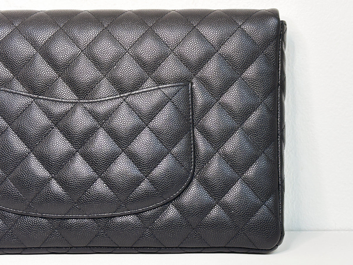 Chanel Quilted Caviar Classic Clutch GHW Black 2683 holo card