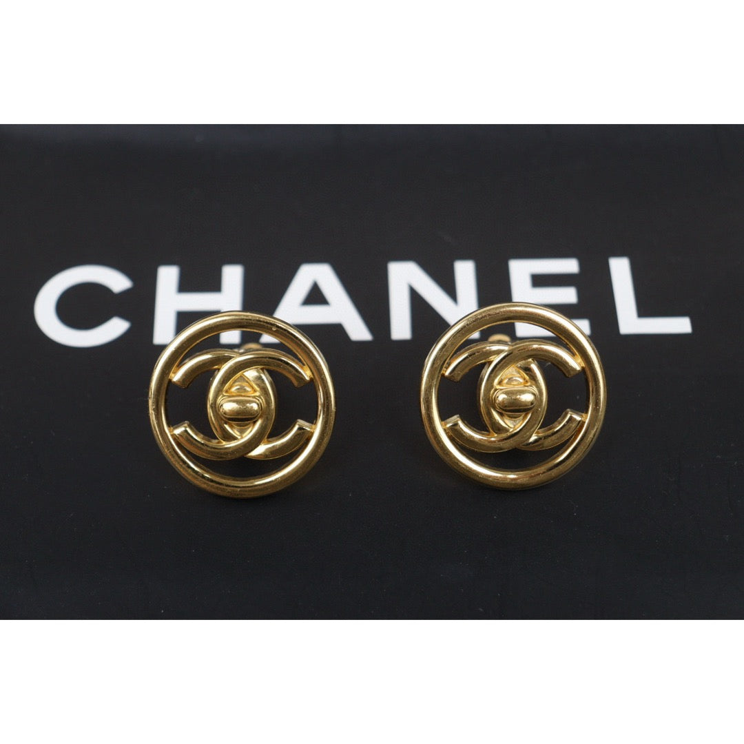 Very Good ( Rank A)｜CHANEL  Round Vintage 18K Gold Plating Earrings  Made In 1997 Year ｜25030612