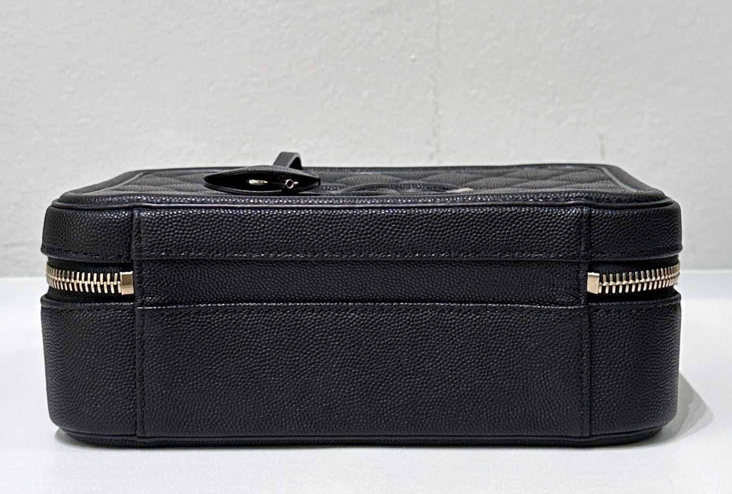 Chanel Filigree Vanity Case Quilted Caviar Medium Black