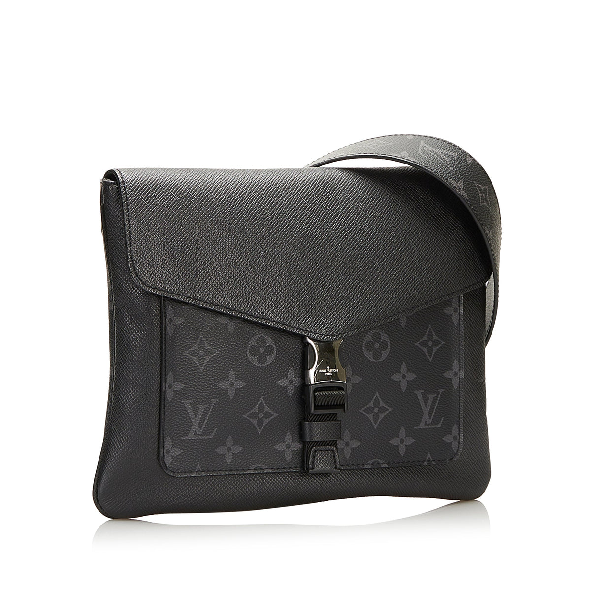 Louis Vuitton Outdoor Flap Messenger Black Taïgarama