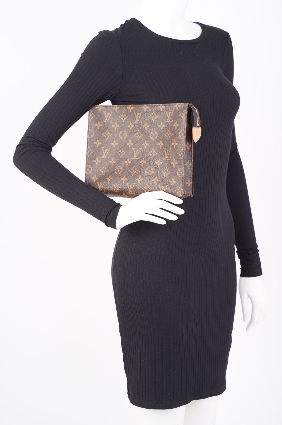 Louis Vuitton Toiletry Pouch Monogram 26