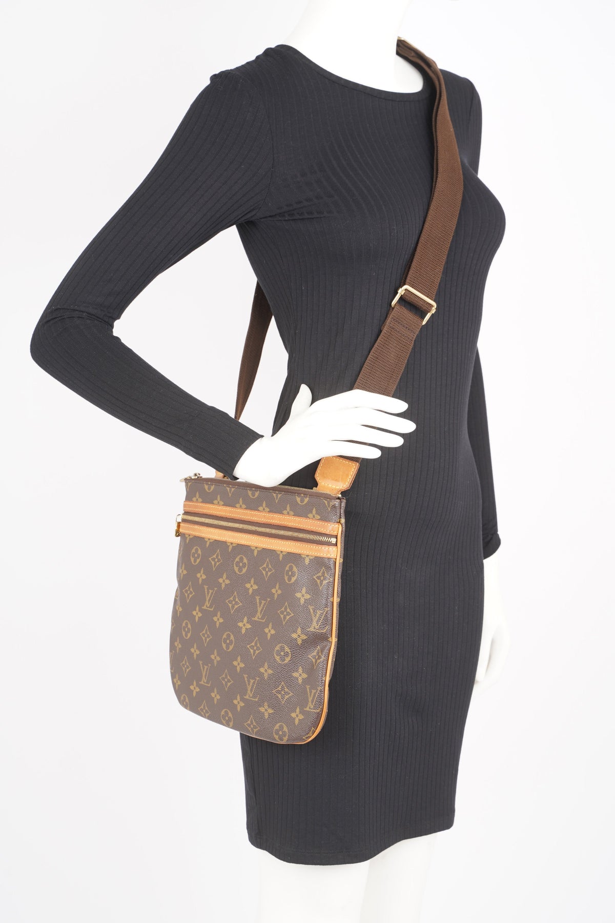 Louis Vuitton Womens Vintage Pochette Bosphore Monogram Canvas