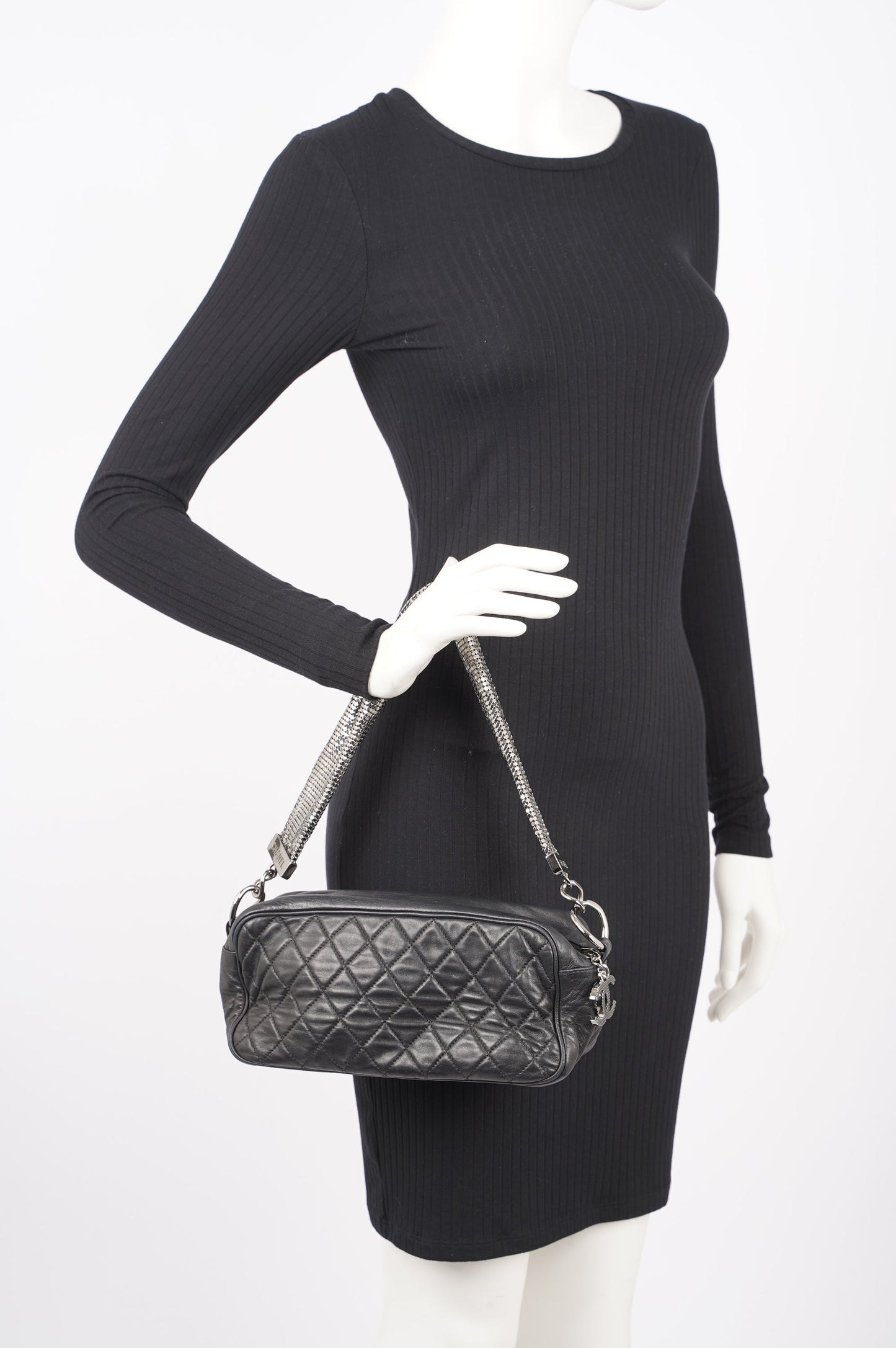 Chanel Womens Lambskin Quilted Leather Shoulder Bag Black