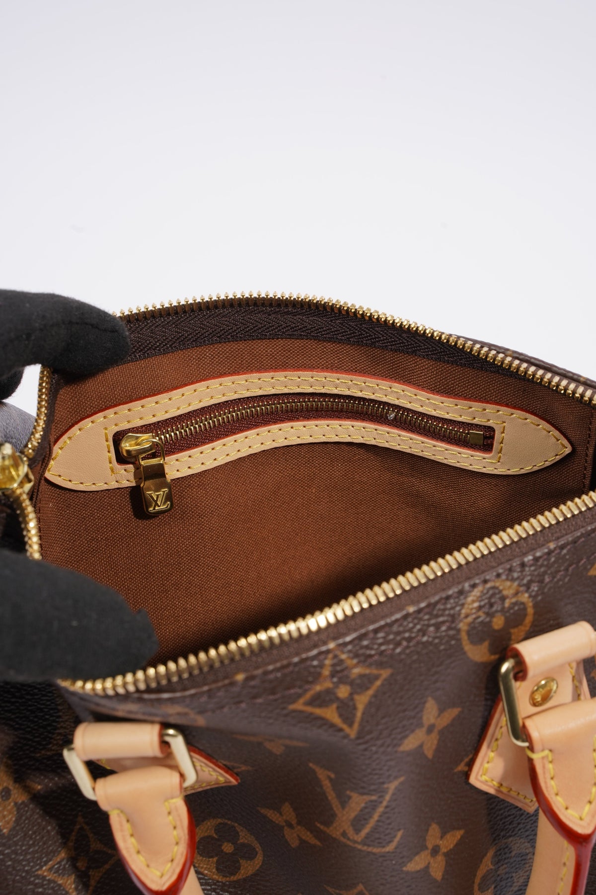 Louis Vuitton Womens Speedy Bandouliere Monogram Canvas 25