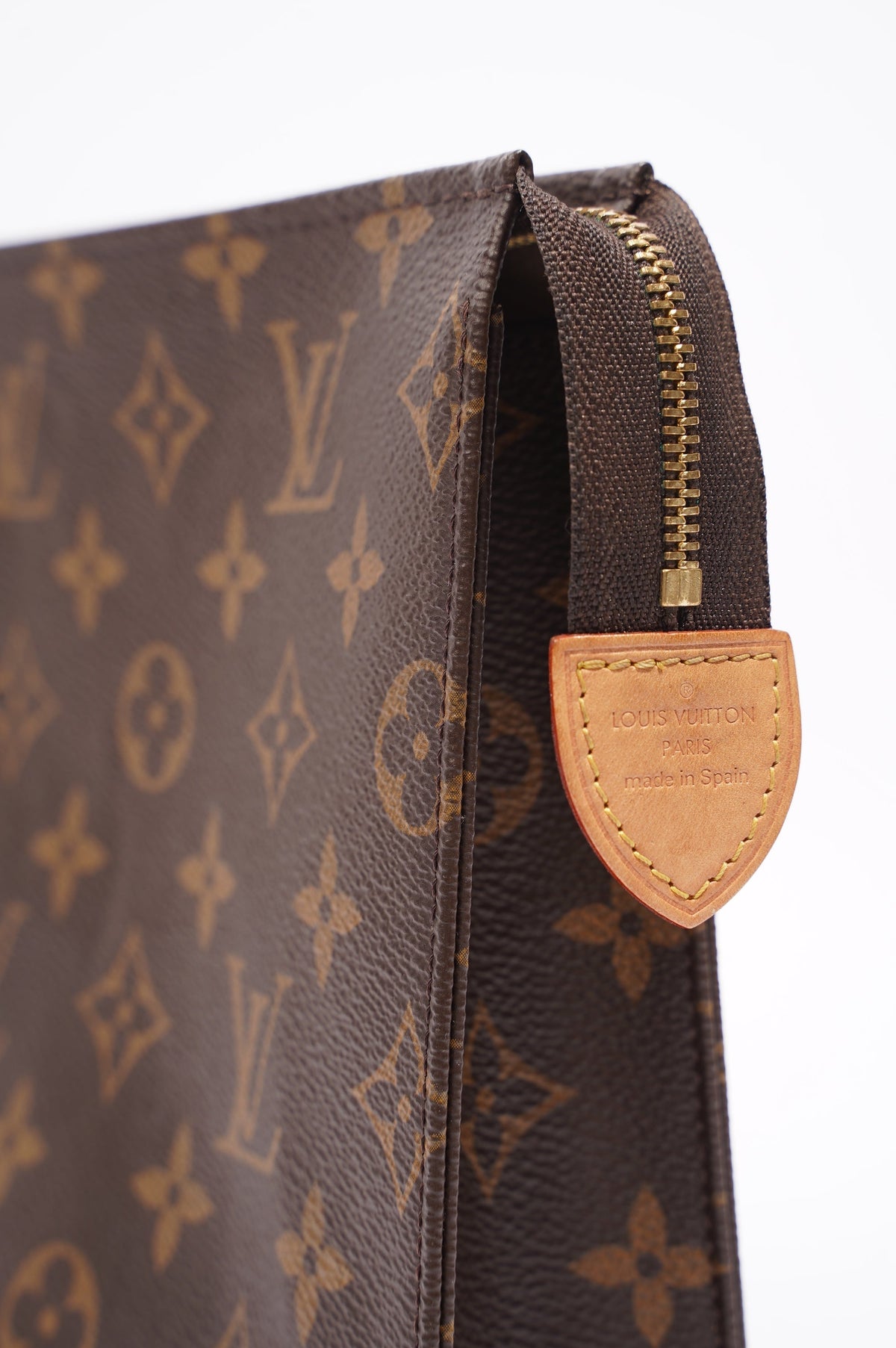 Louis Vuitton Toiletry Pouch Monogram 26