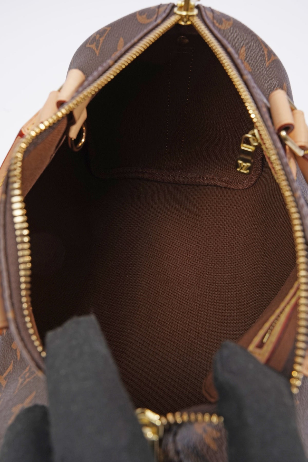 Louis Vuitton Womens Speedy Bandouliere Monogram Canvas 25