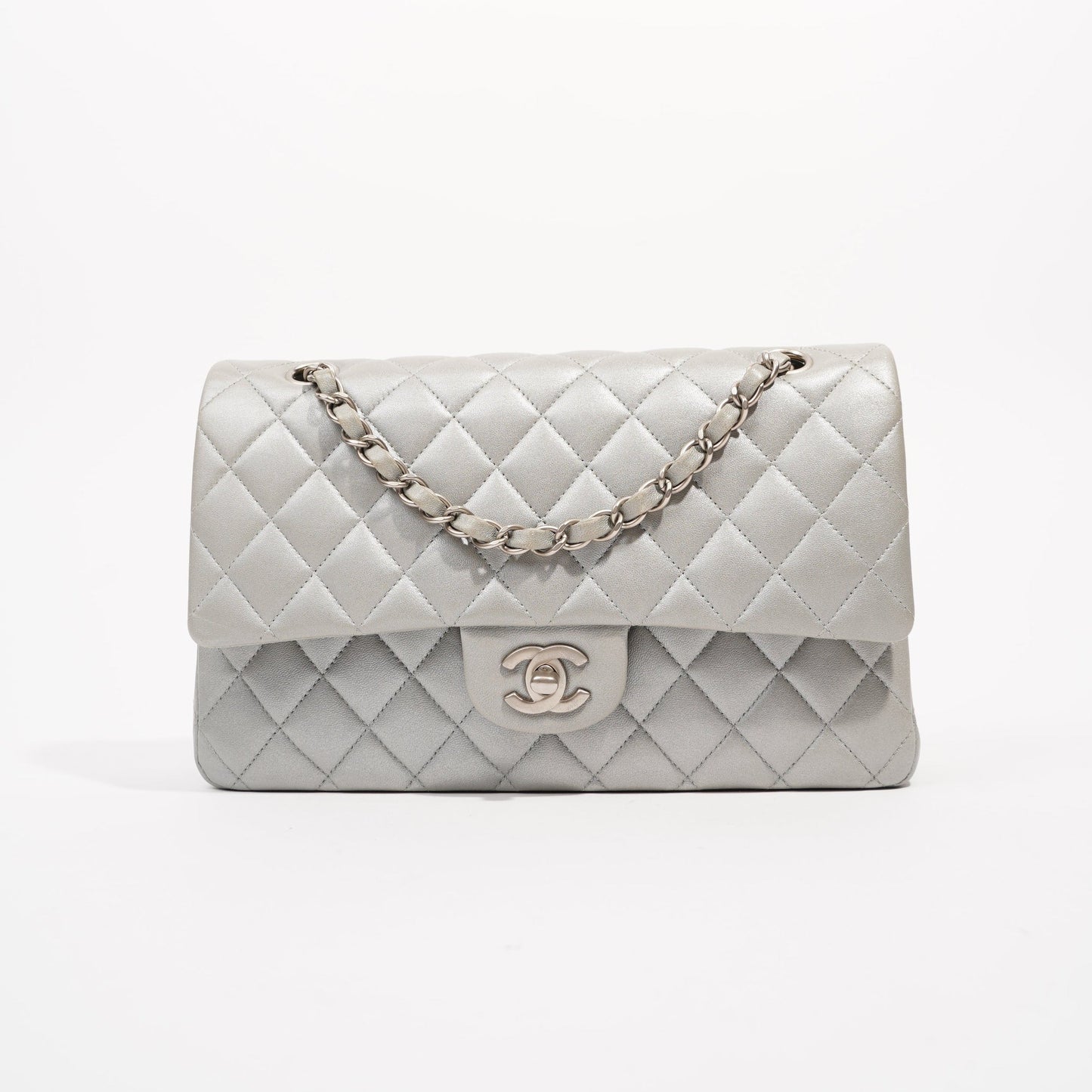 Chanel Womens Quilted Lambskin Leather Classic Double Flap Medium