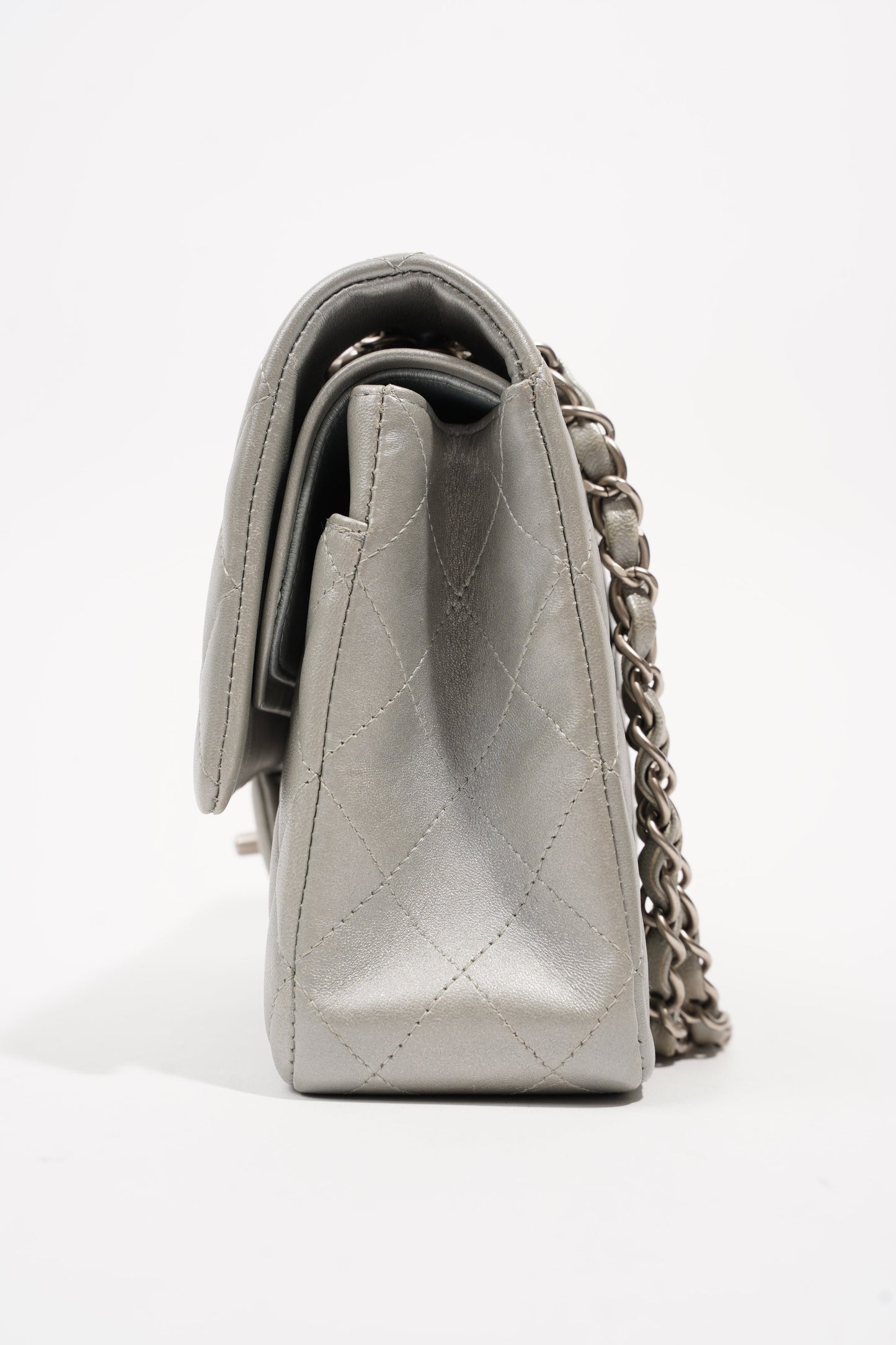 Chanel Womens Quilted Lambskin Leather Classic Double Flap Medium