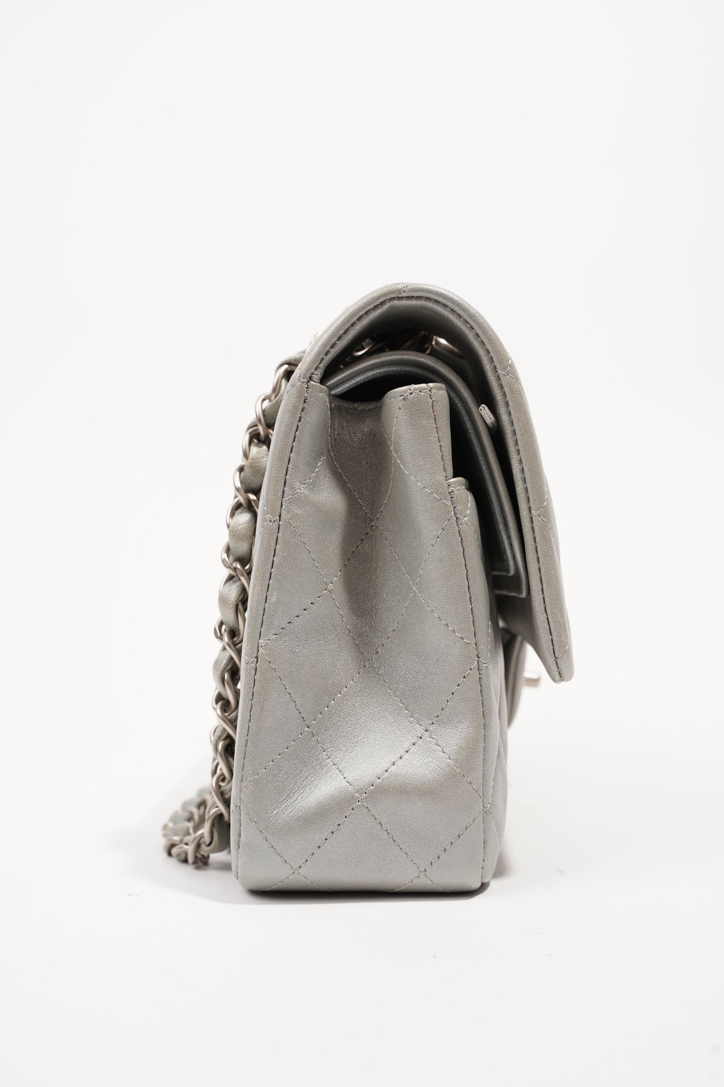 Chanel Womens Quilted Lambskin Leather Classic Double Flap Medium