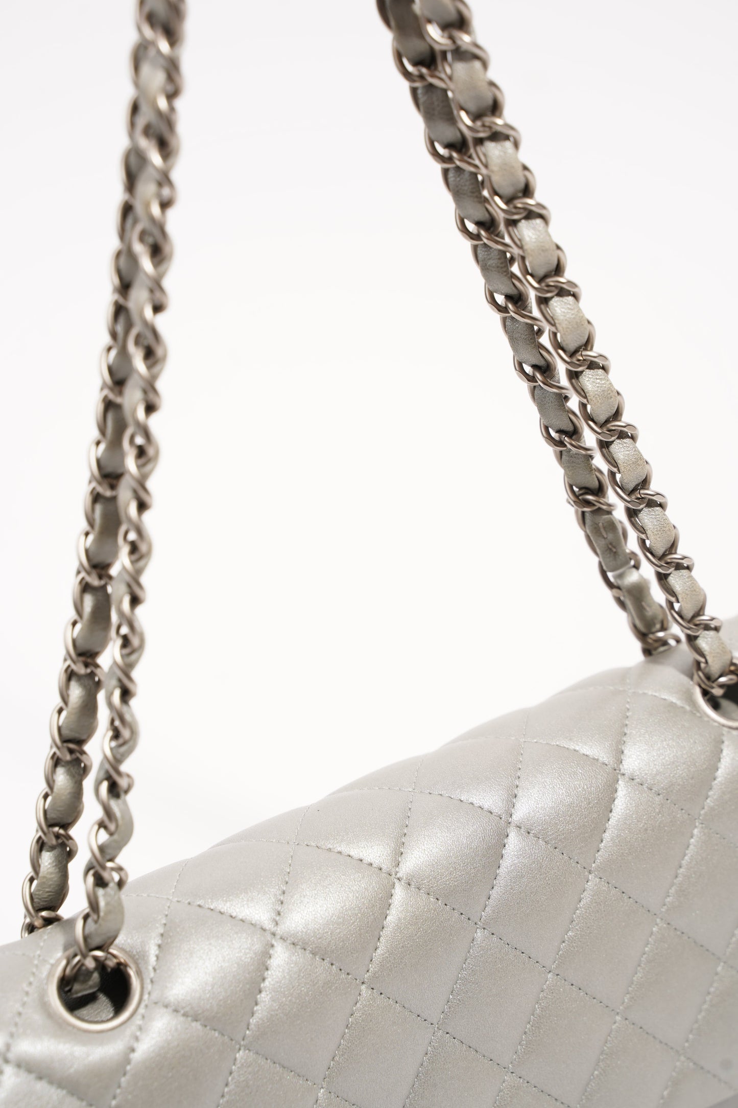 Chanel Womens Quilted Lambskin Leather Classic Double Flap Medium
