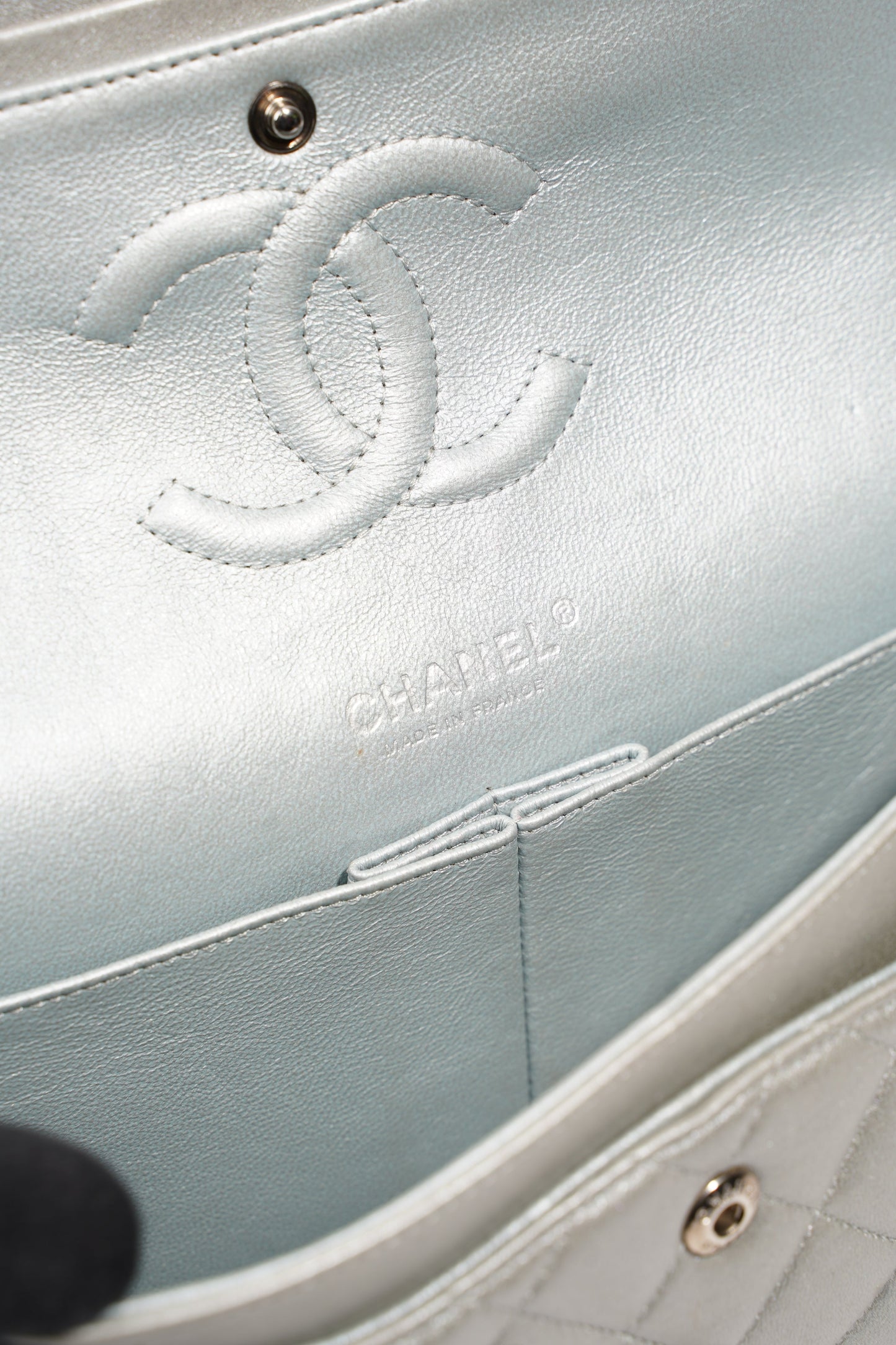 Chanel Womens Quilted Lambskin Leather Classic Double Flap Medium