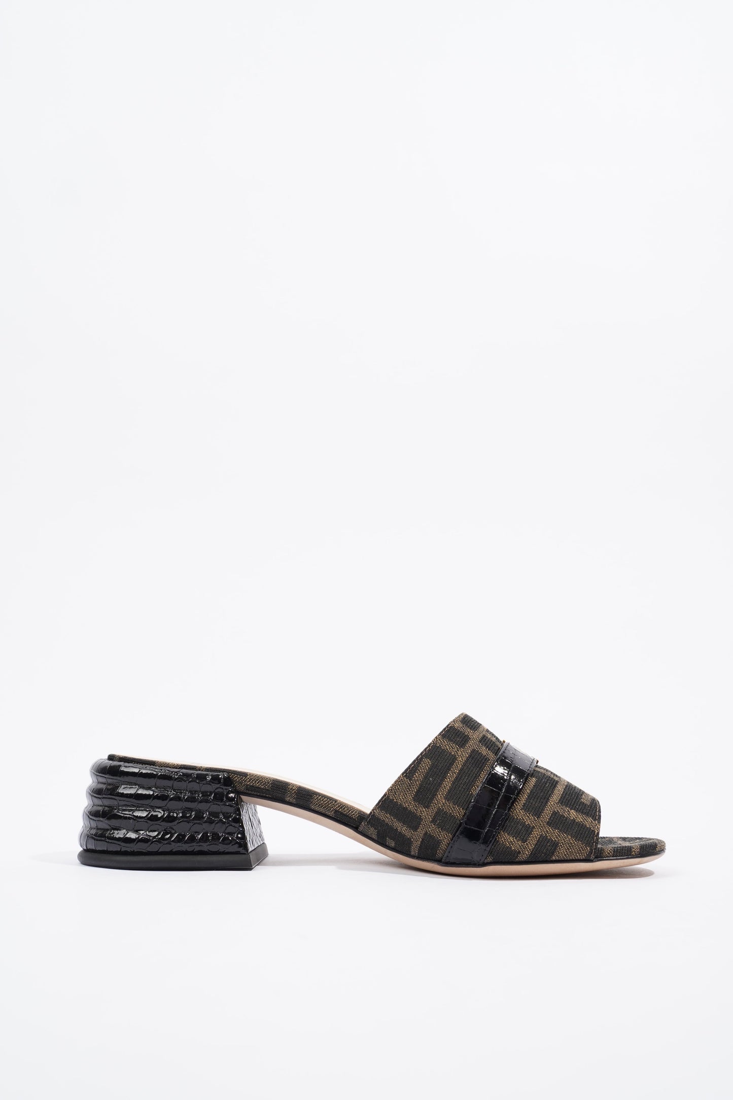 Fendi FF Sandal Zucca EU 38 / UK 5