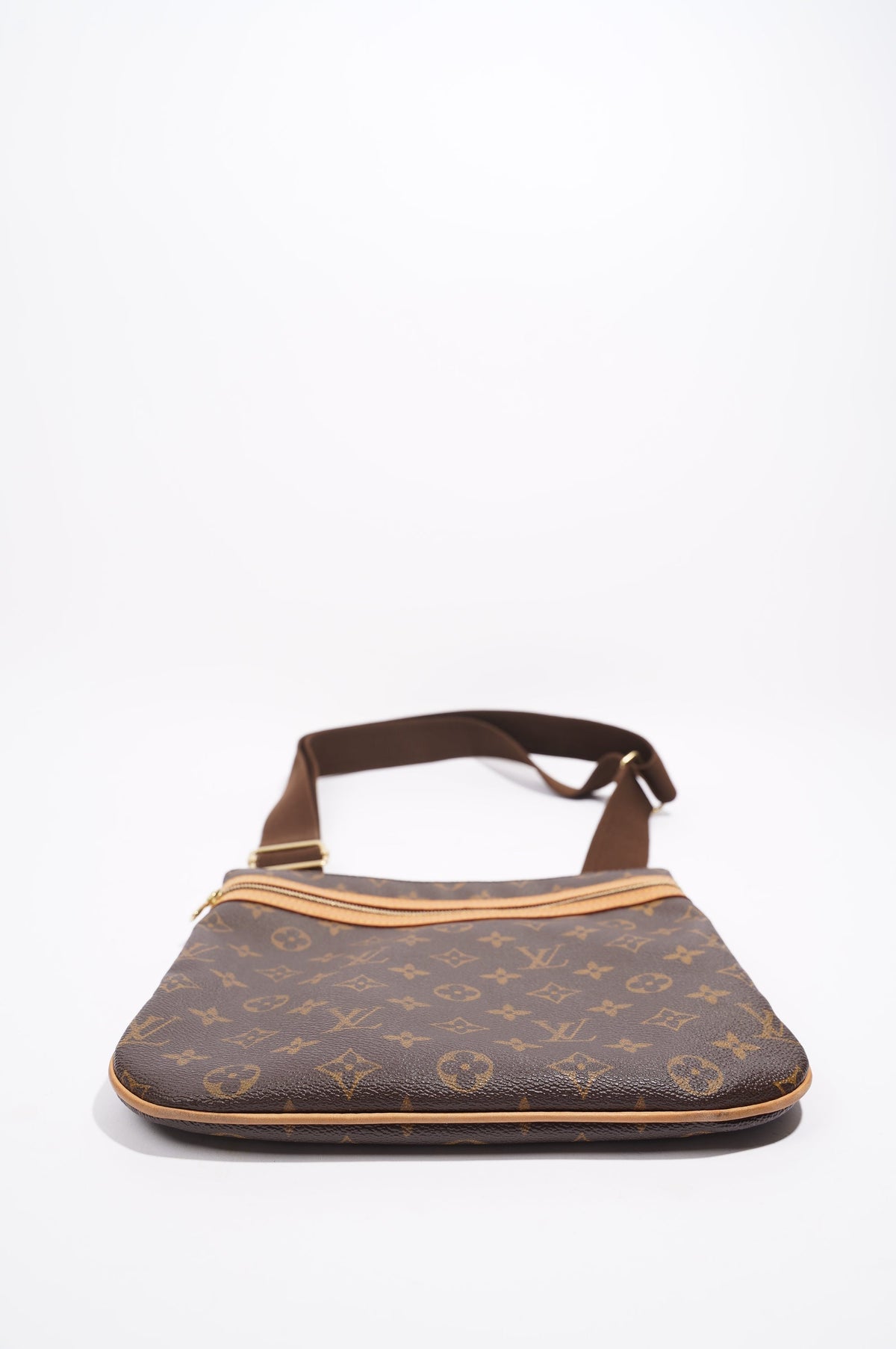 Louis Vuitton Womens Vintage Pochette Bosphore Monogram Canvas