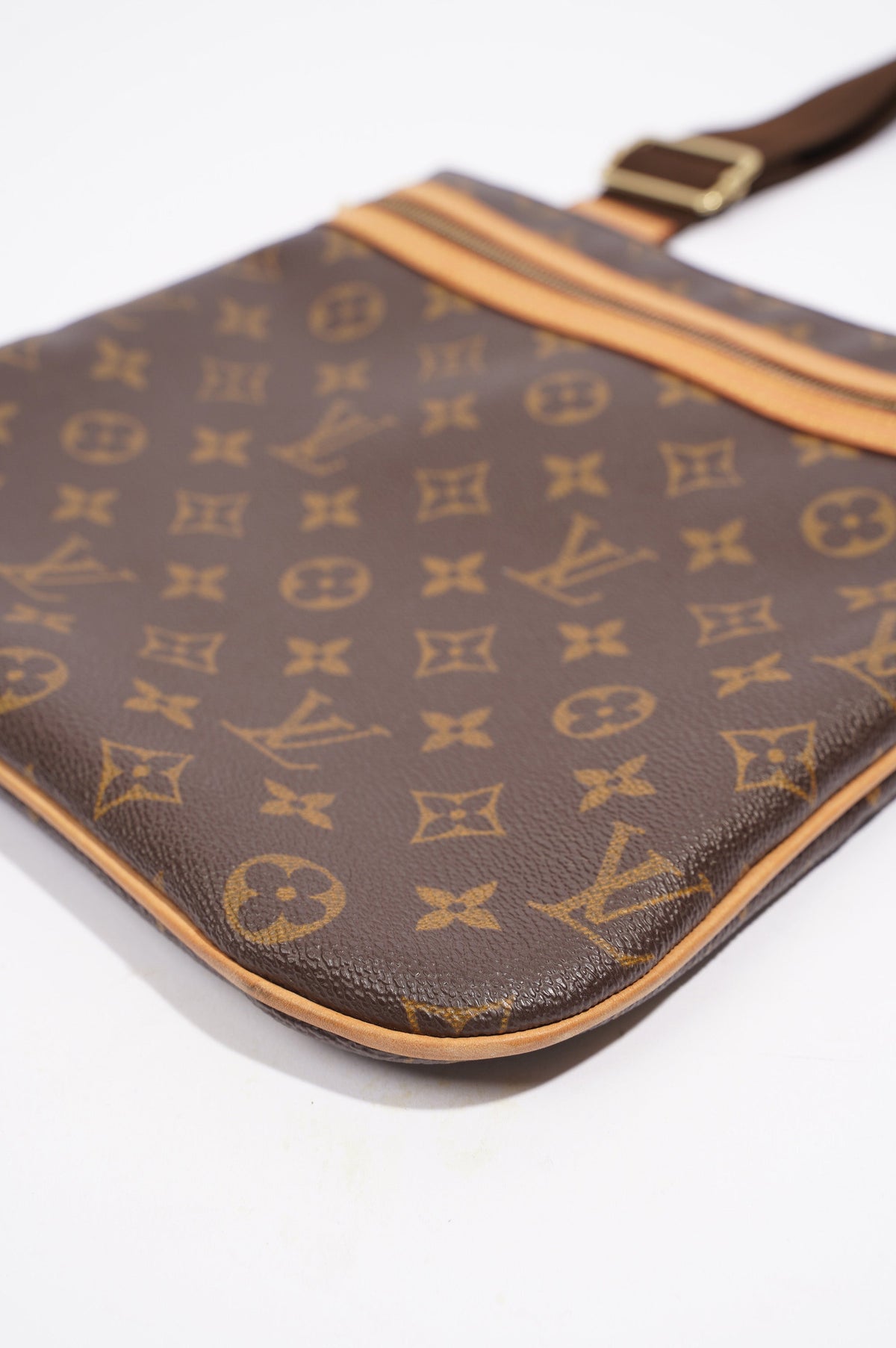 Louis Vuitton Womens Vintage Pochette Bosphore Monogram Canvas