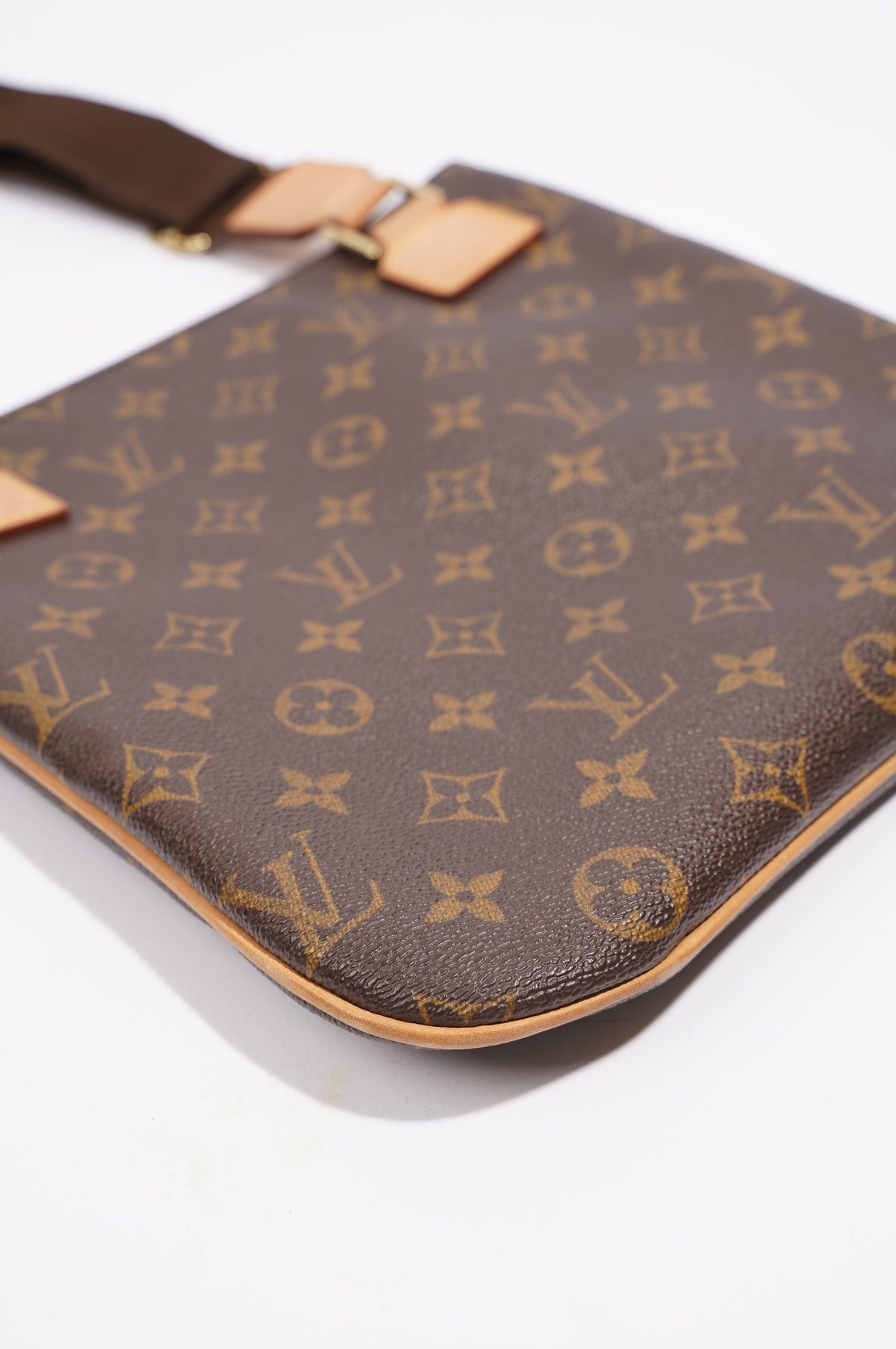 Louis Vuitton Womens Vintage Pochette Bosphore Monogram Canvas