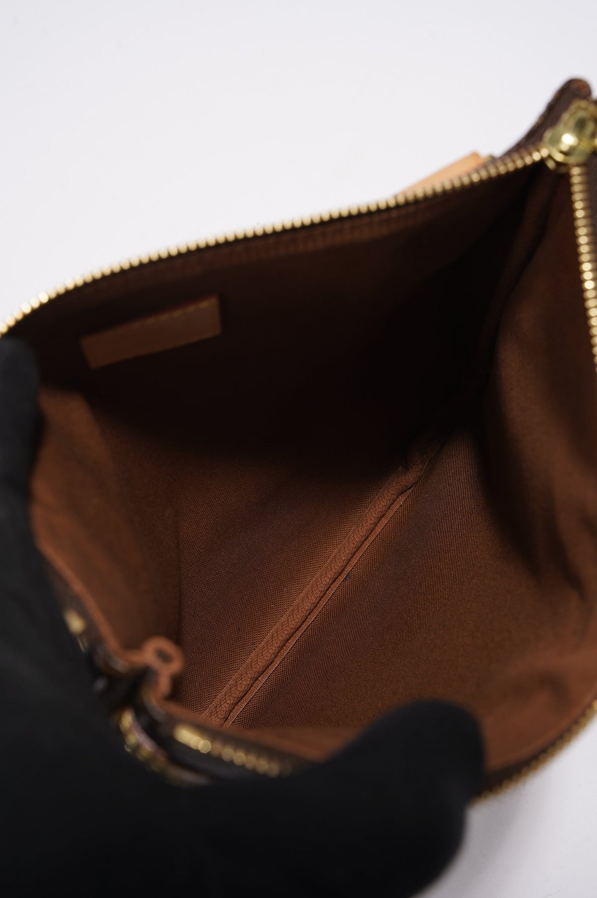Louis Vuitton Womens Vintage Pochette Bosphore Monogram Canvas