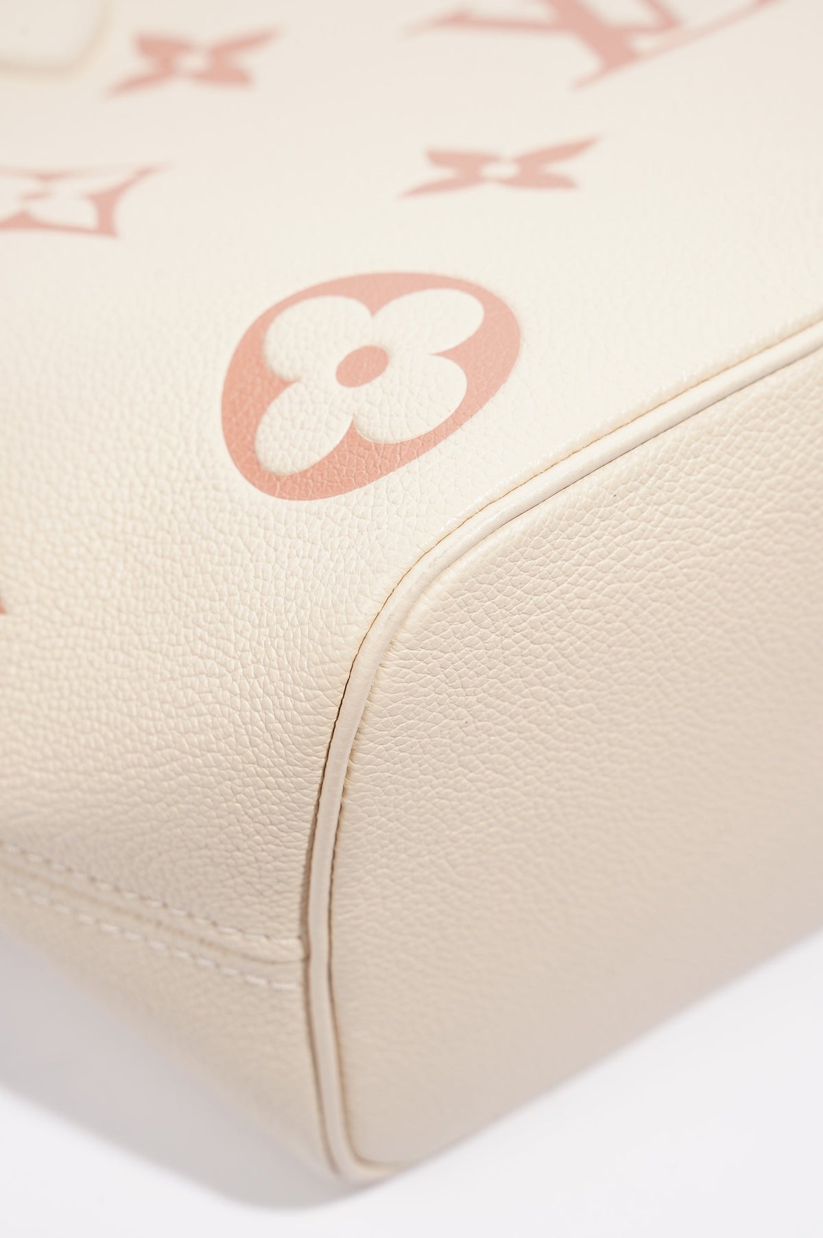 Louis Vuitton Neverfull Cream / Rose Empreinte Leather MM