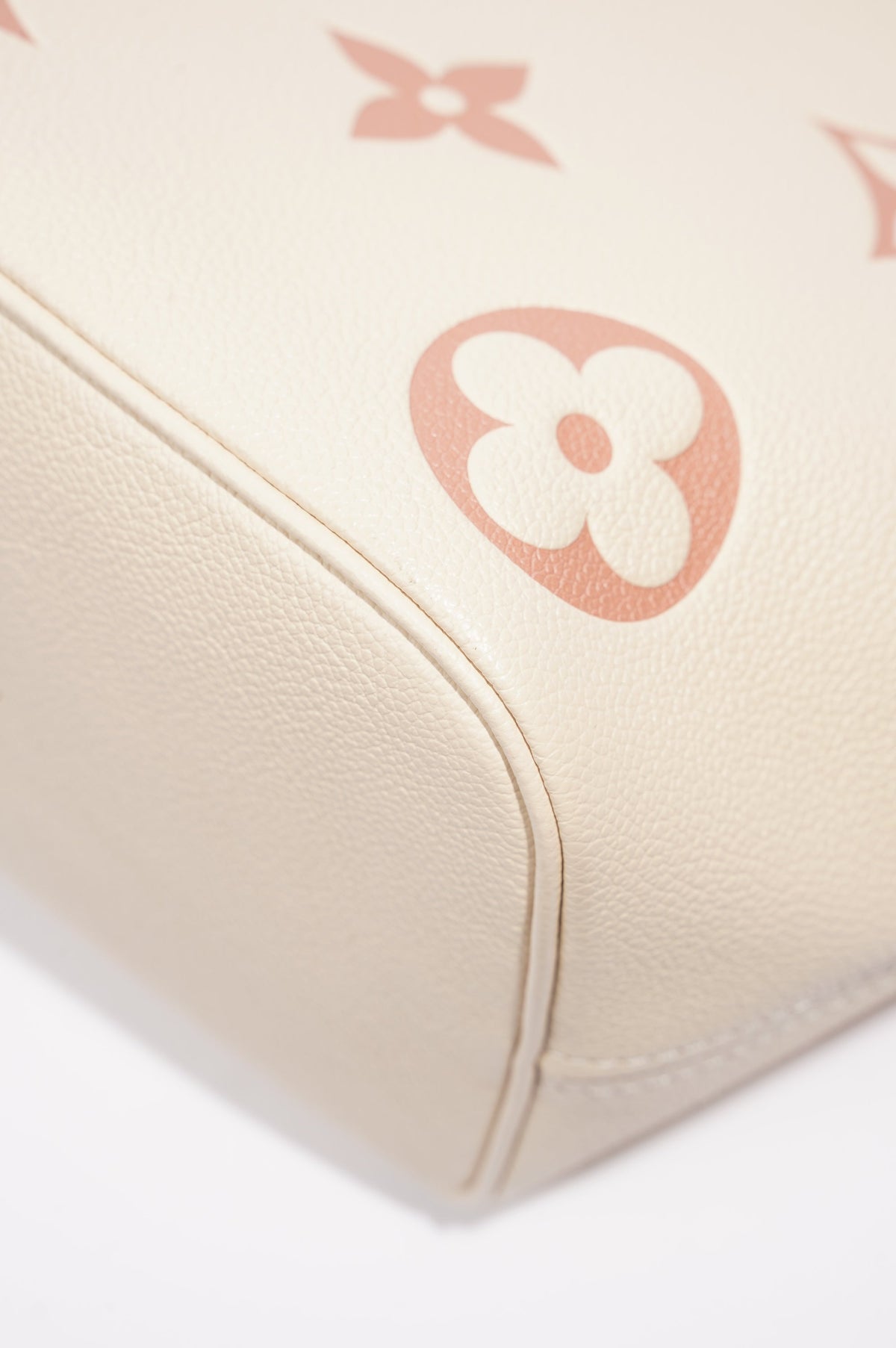 Louis Vuitton Neverfull Cream / Rose Empreinte Leather MM