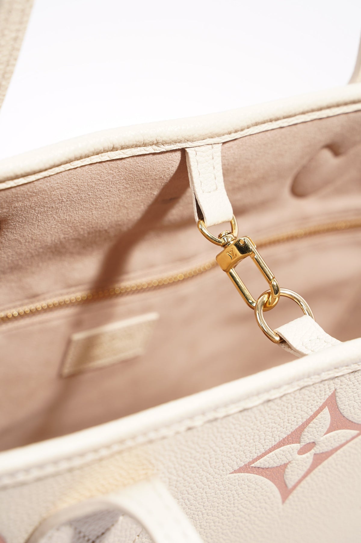 Louis Vuitton Neverfull Cream / Rose Empreinte Leather MM