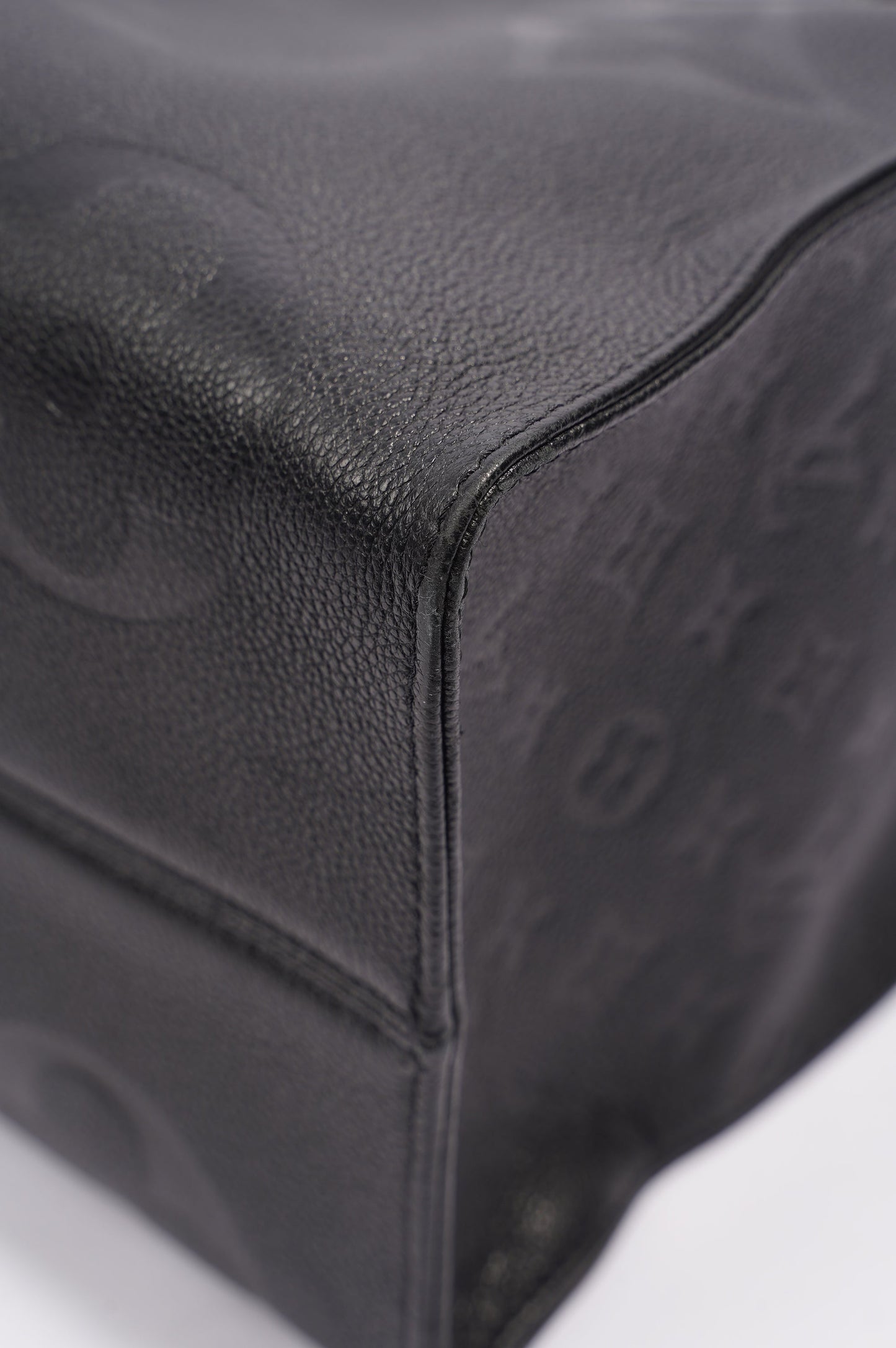 Louis Vuitton Womens OnTheGo Tote Black Leather GM