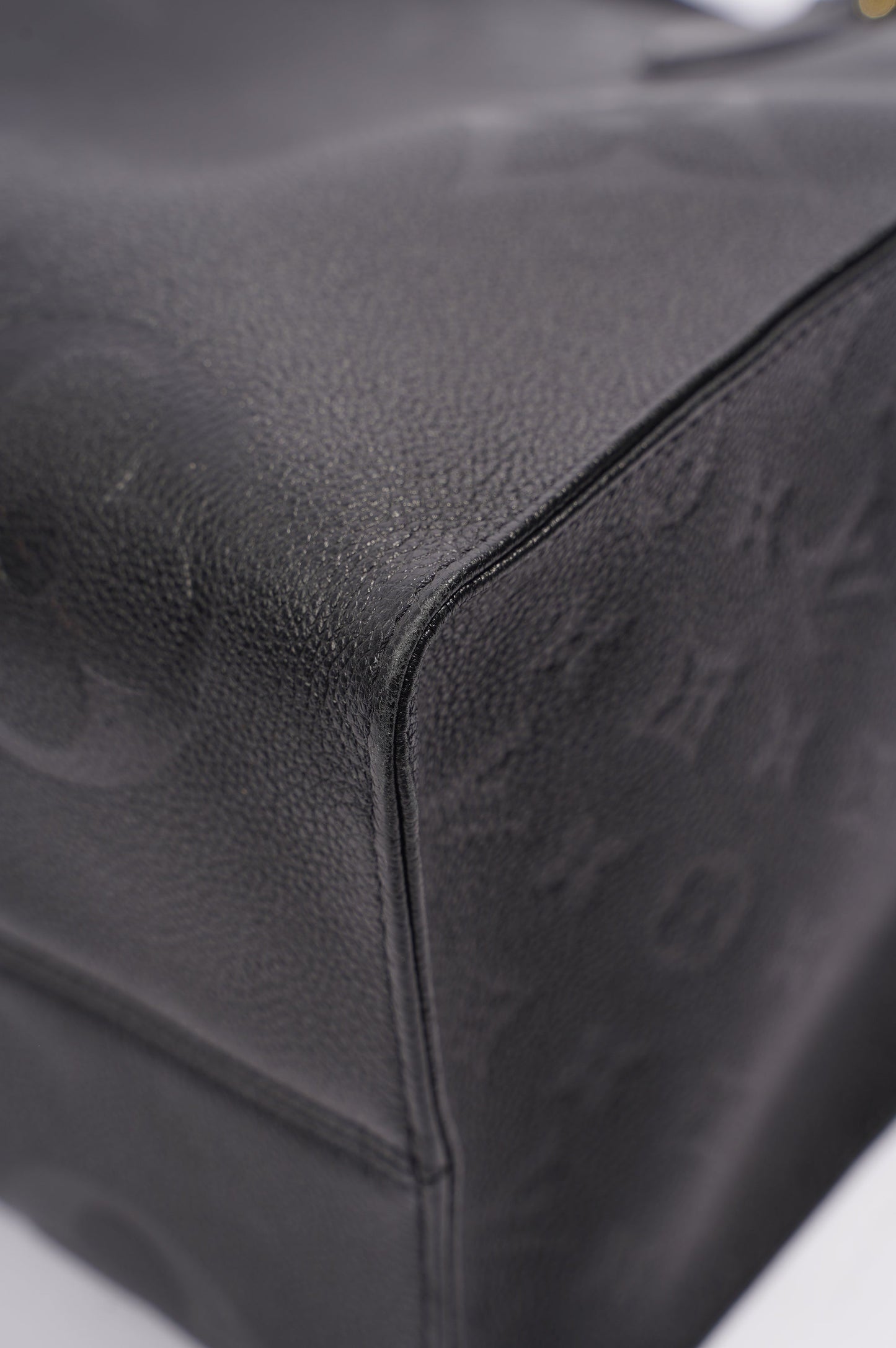 Louis Vuitton Womens OnTheGo Tote Black Leather GM