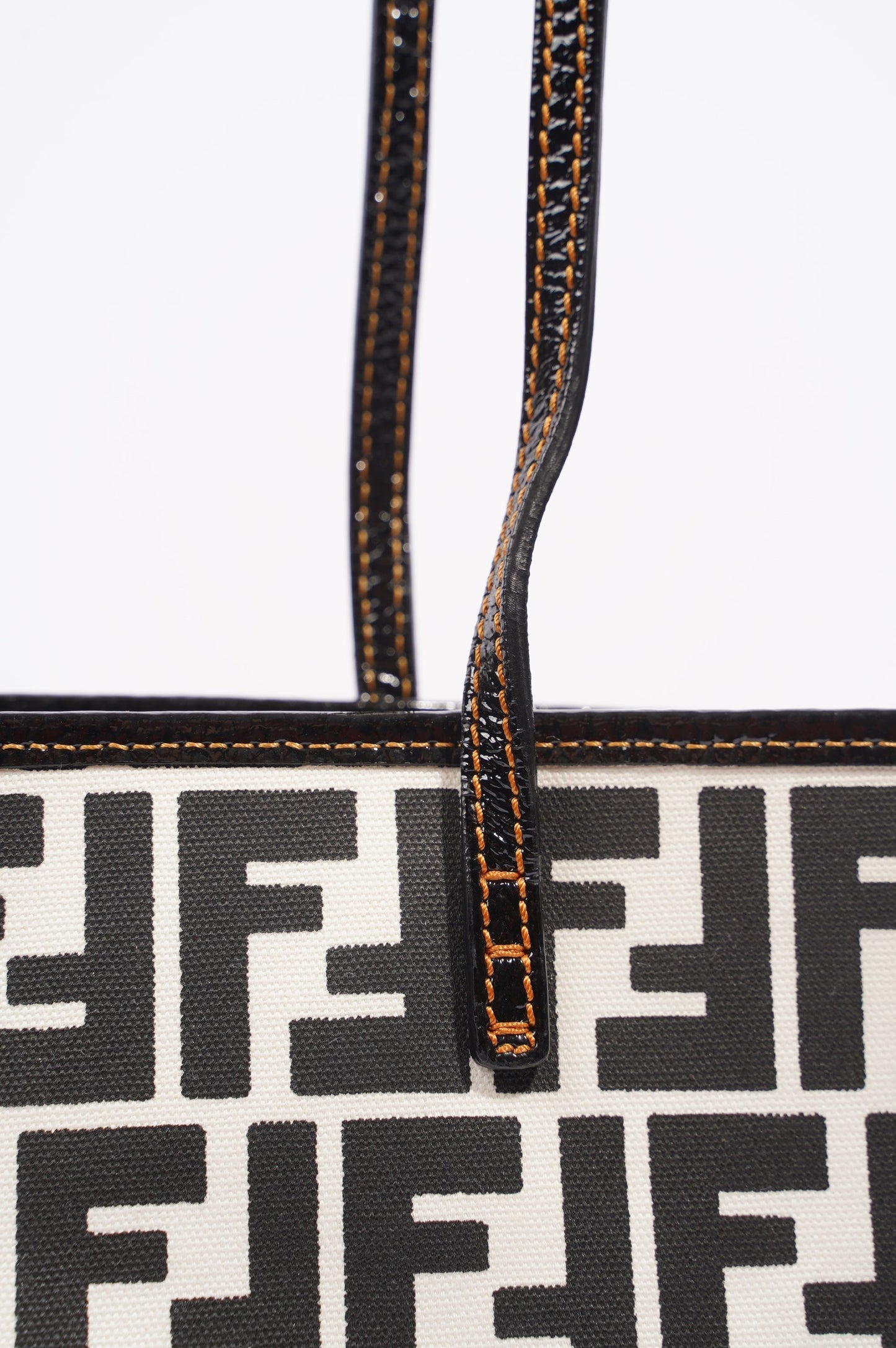 Fendi Womens Zucca Tote Bag Black / White