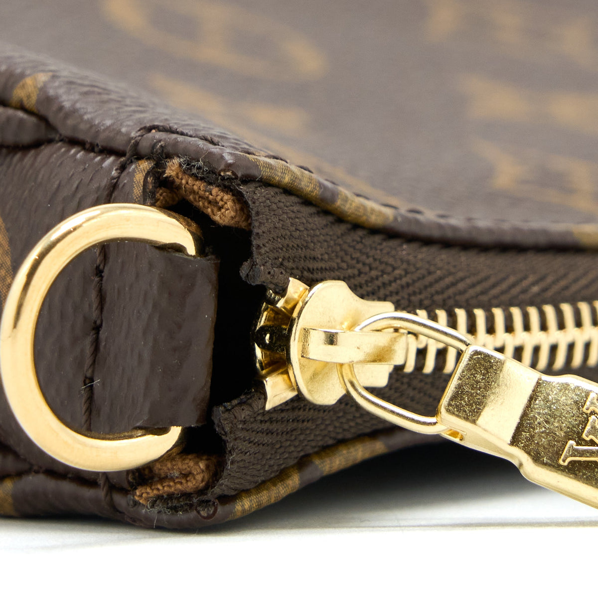 Louis Vuitton Pochette Accessories Monogram Canvas GHW