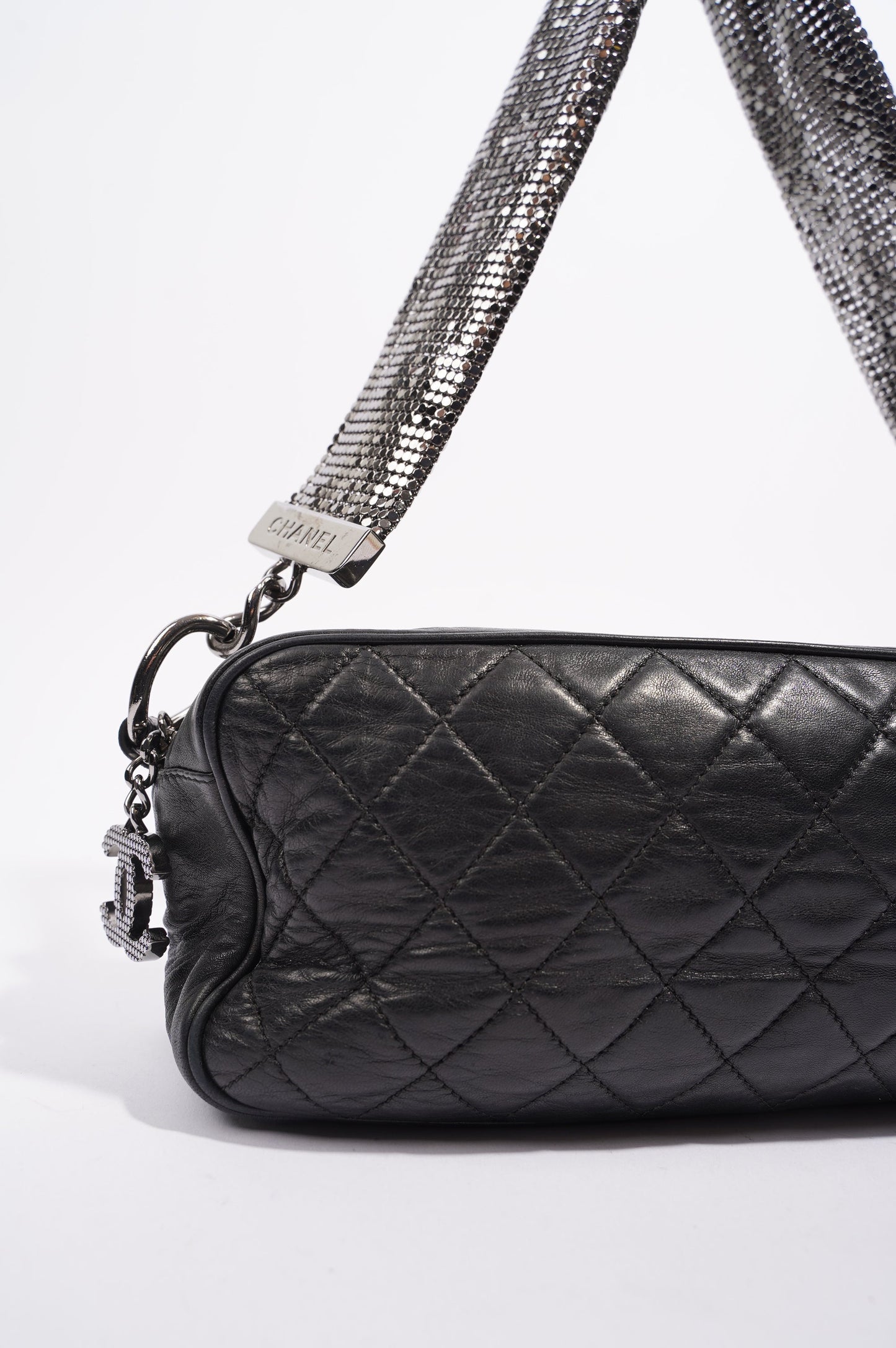 Chanel Womens Lambskin Quilted Leather Shoulder Bag Black