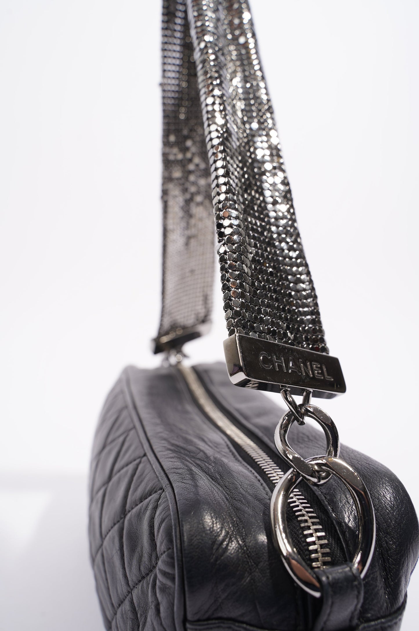 Chanel Womens Lambskin Quilted Leather Shoulder Bag Black