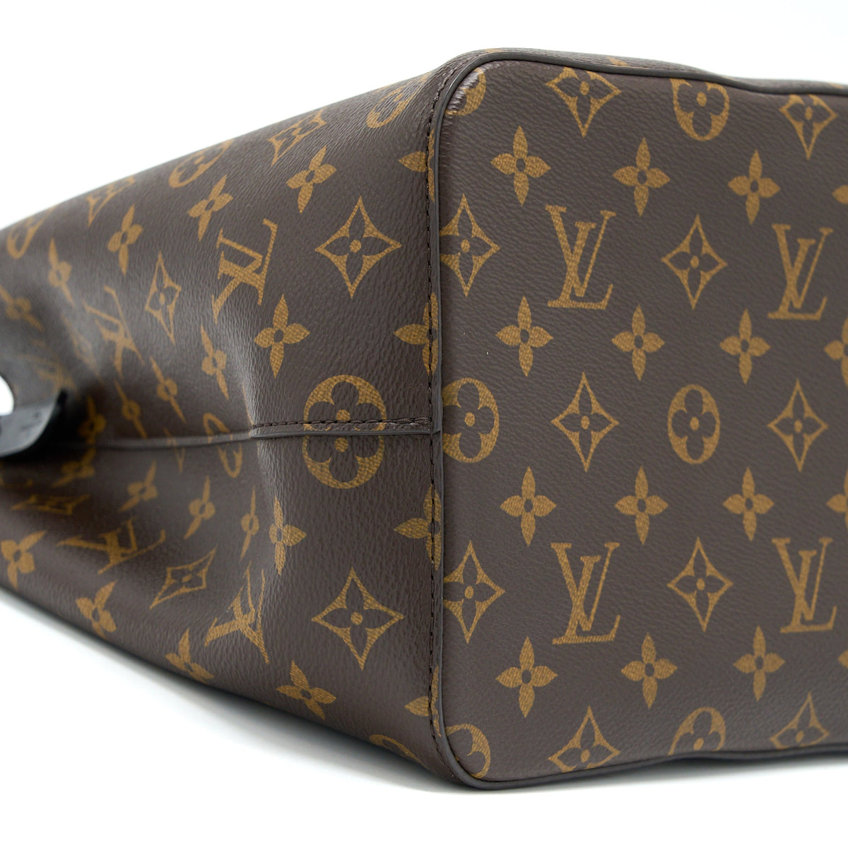 Louis Vuitton Neo Noe MM Monogram Canvas GHW