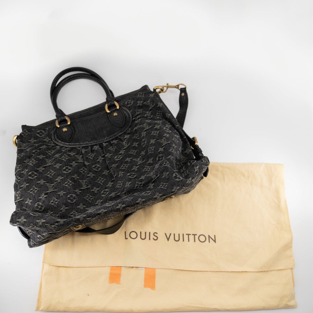 Louis Vuitton Neo Cabby MM Monogram Denim Noir