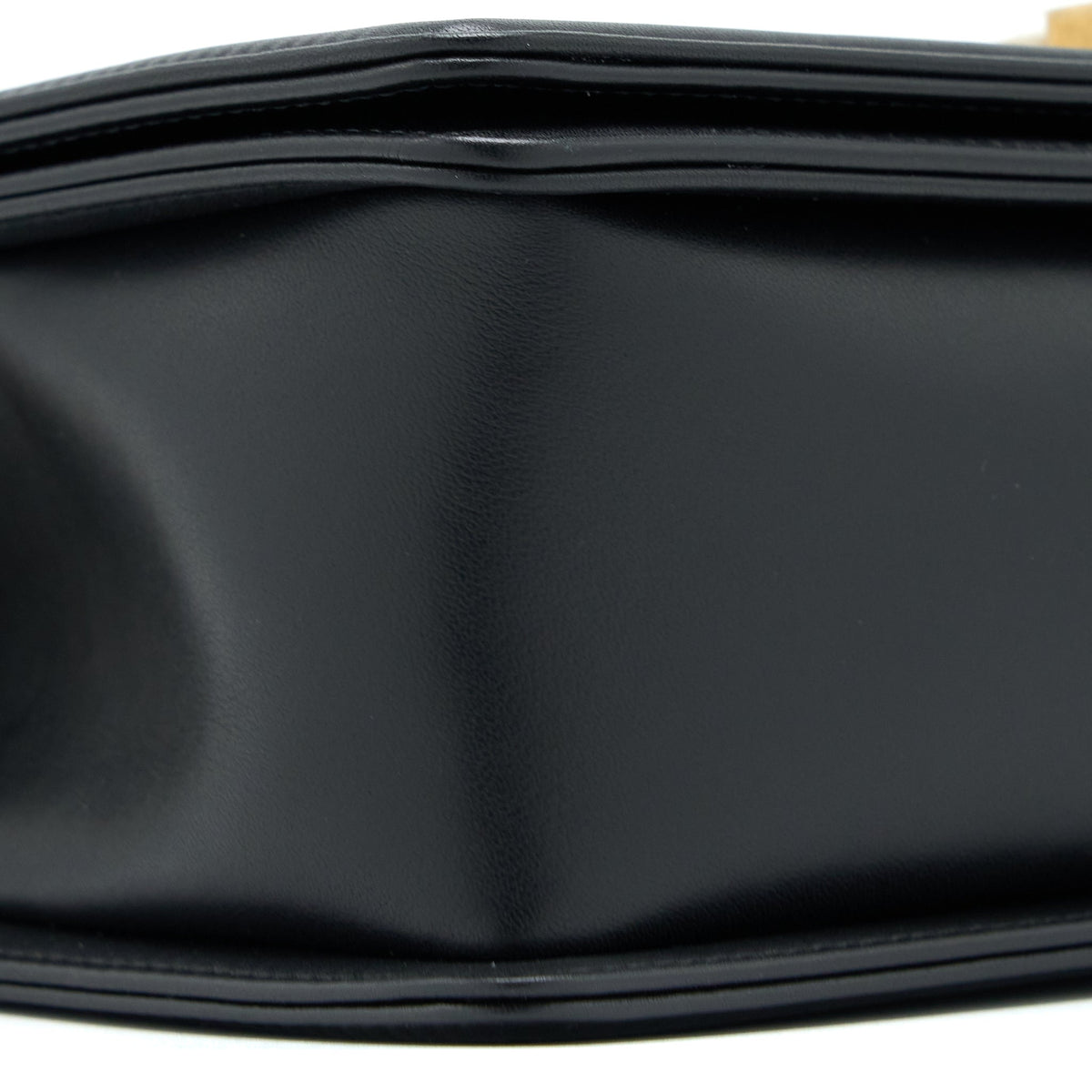 Chanel Medium Boy Bag Calfskin Black GHW (Microchip)