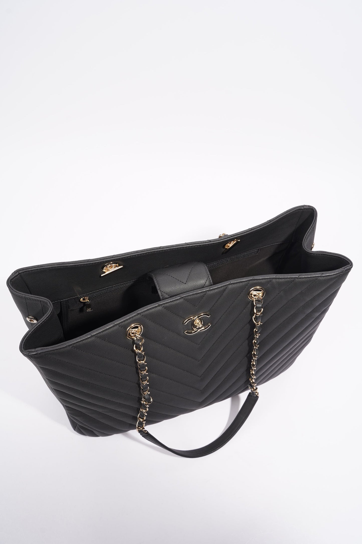 Chanel Womens Lambskin Classic Chevron Timeless Tote Black