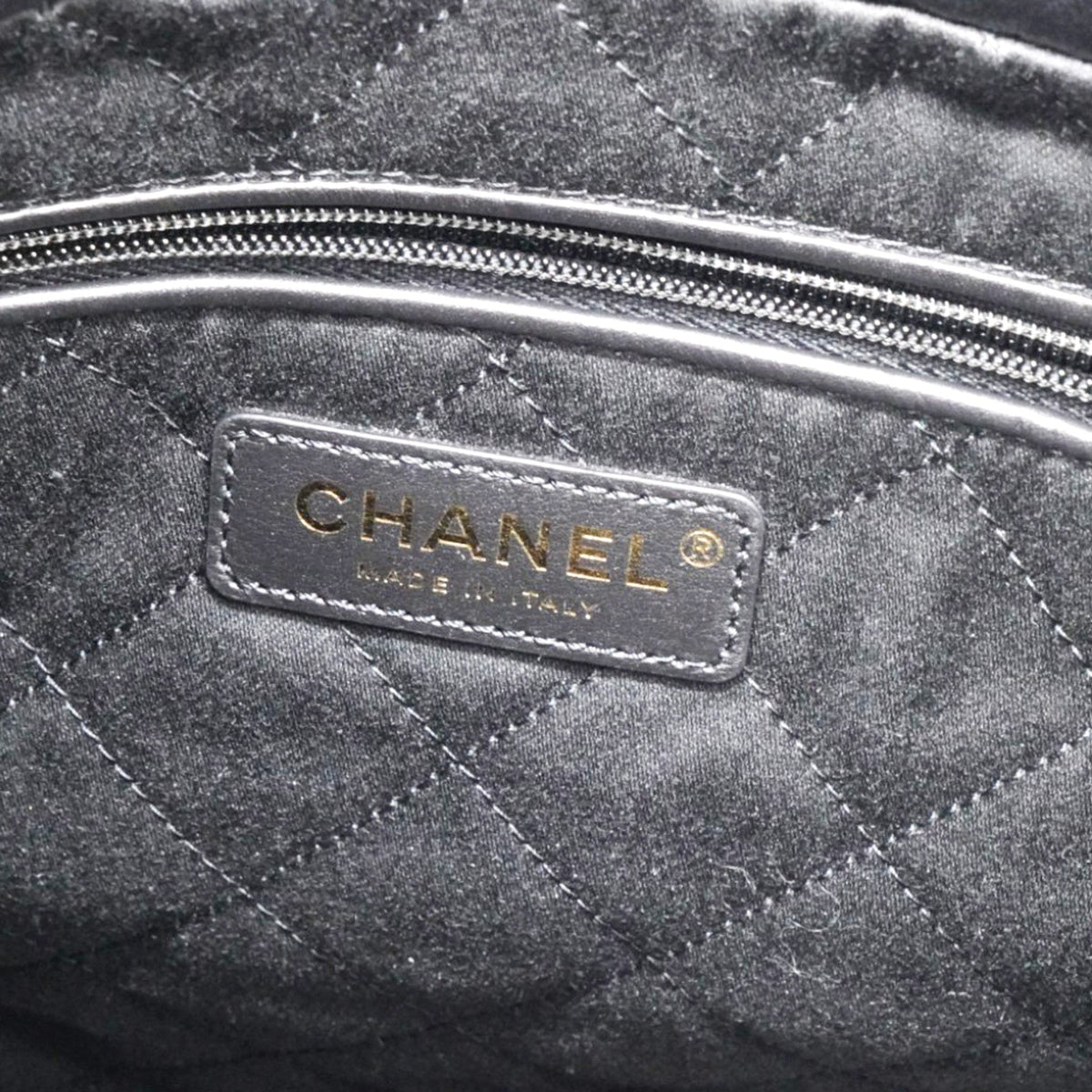 Chanel Shiny Quilted Medium Chanel 22 Black