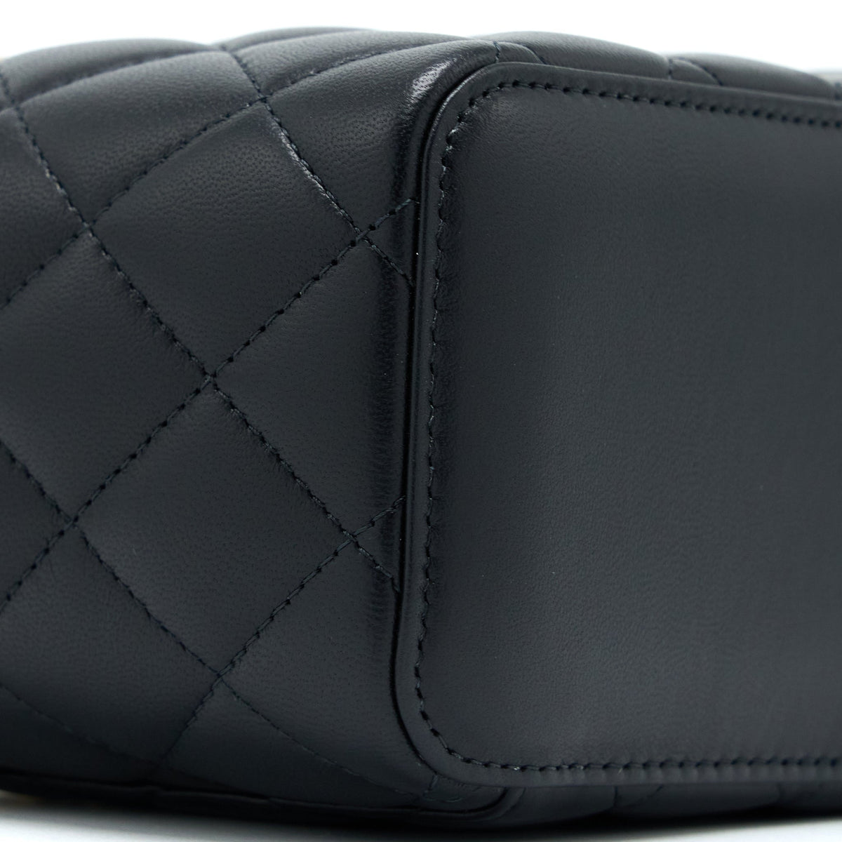 Chanel Pearl Crush Long Vanity Lambskin Black GHW