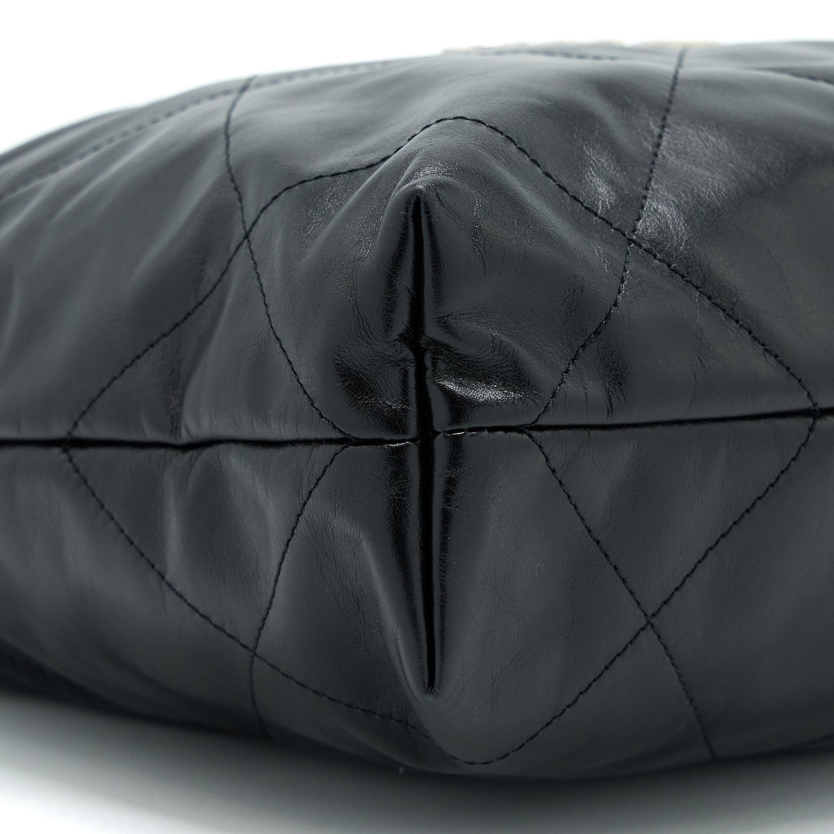 Chanel Small 22 Bag Calfskin Black SHW(Microchip)