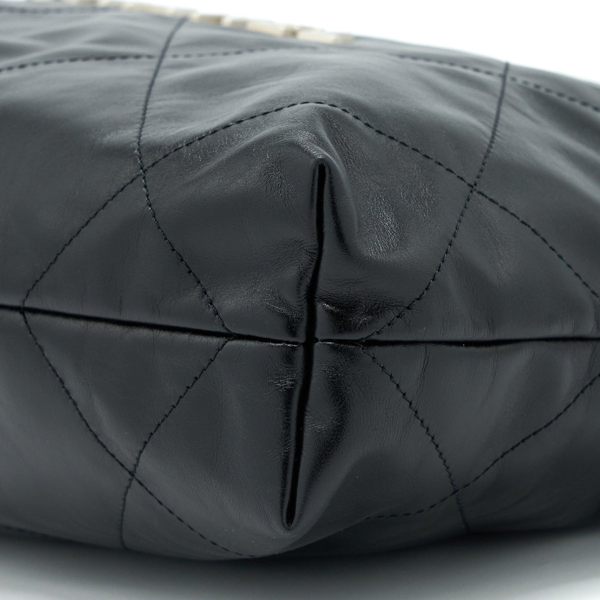 Chanel Small 22 Bag Calfskin Black SHW(Microchip)