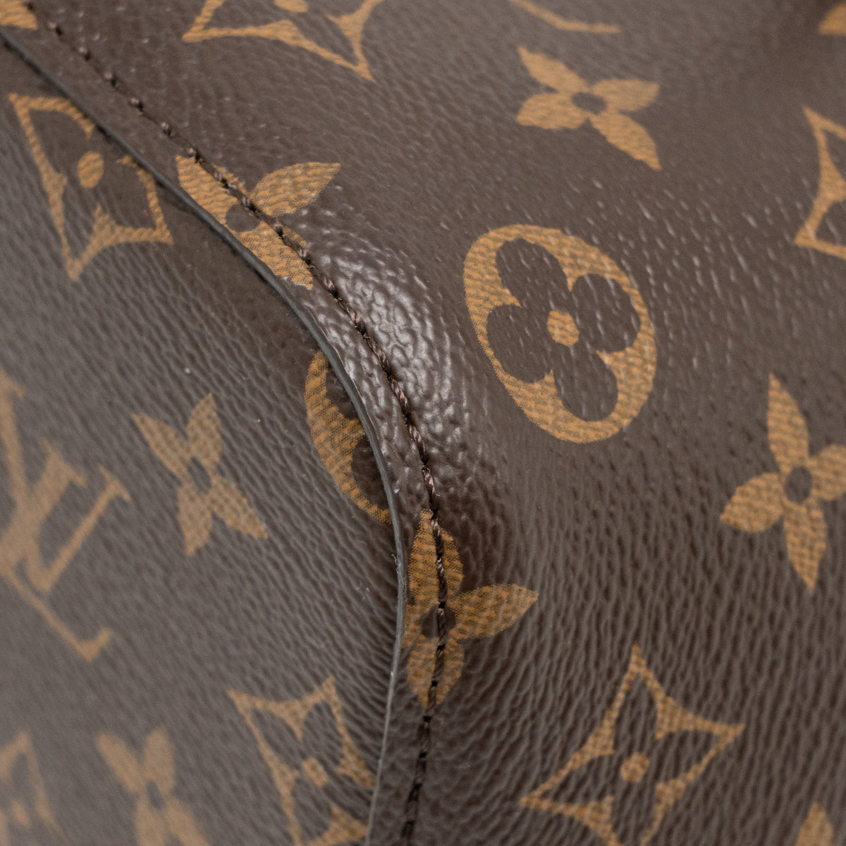 LOUIS VUITTON Neo Noe Monogram Canvas Black GHW