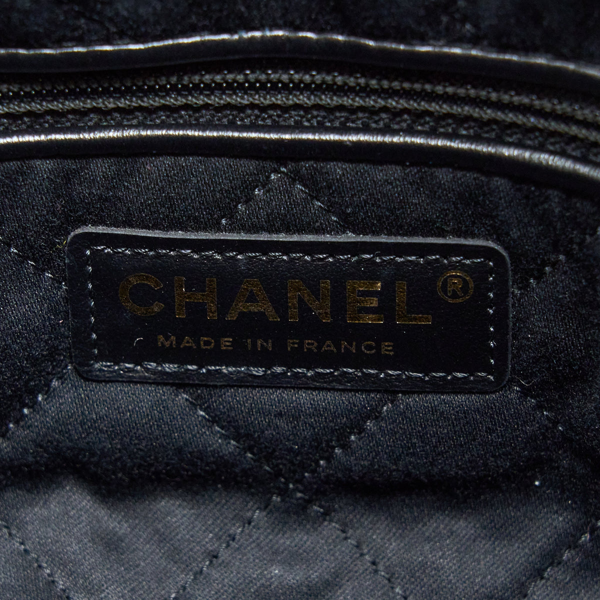 Chanel Medium 22 Bag Shiny Calfskin Black Brushed GHW (Microchip)